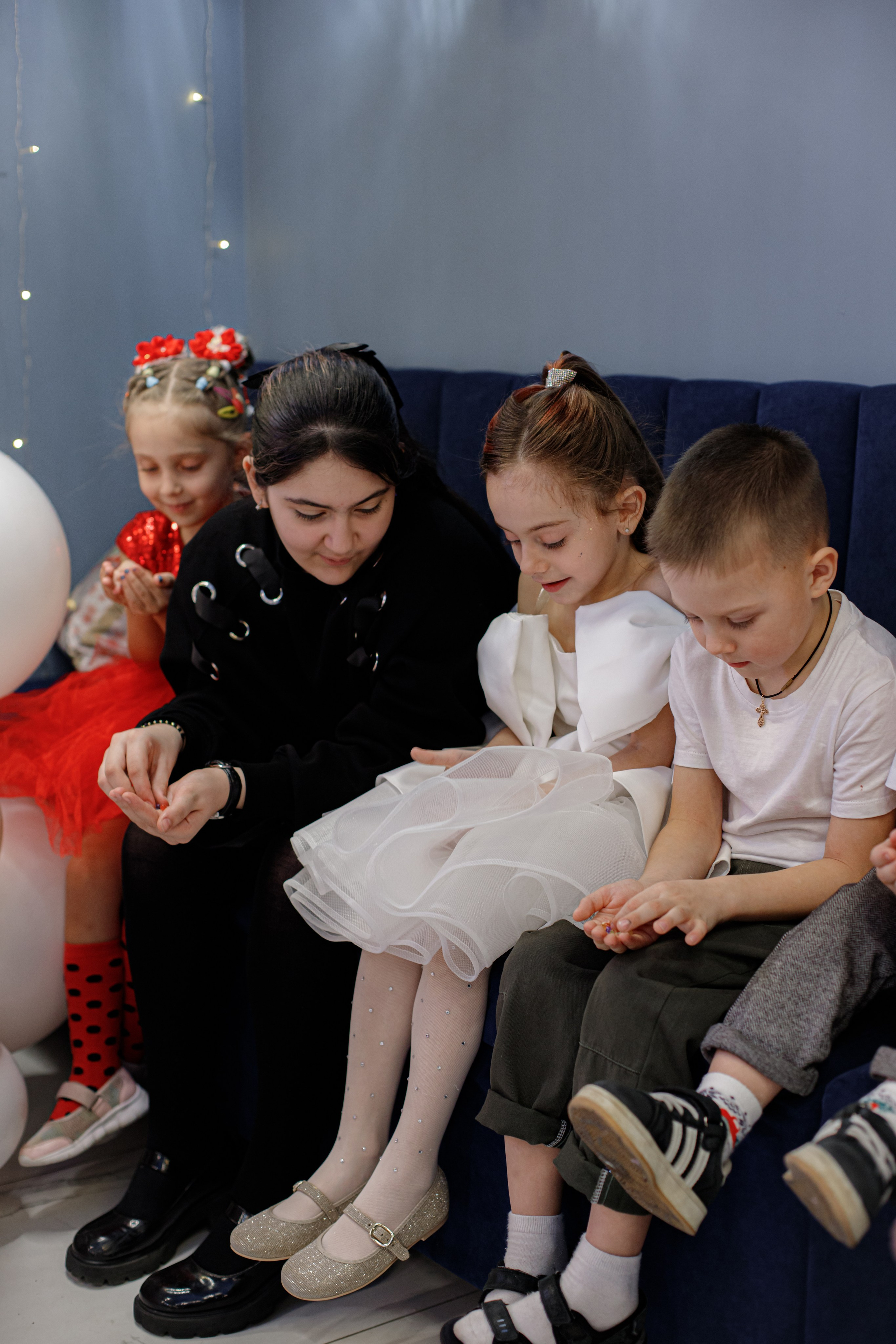 ASIA'S BIRTHDAY PARTY. Photokarish