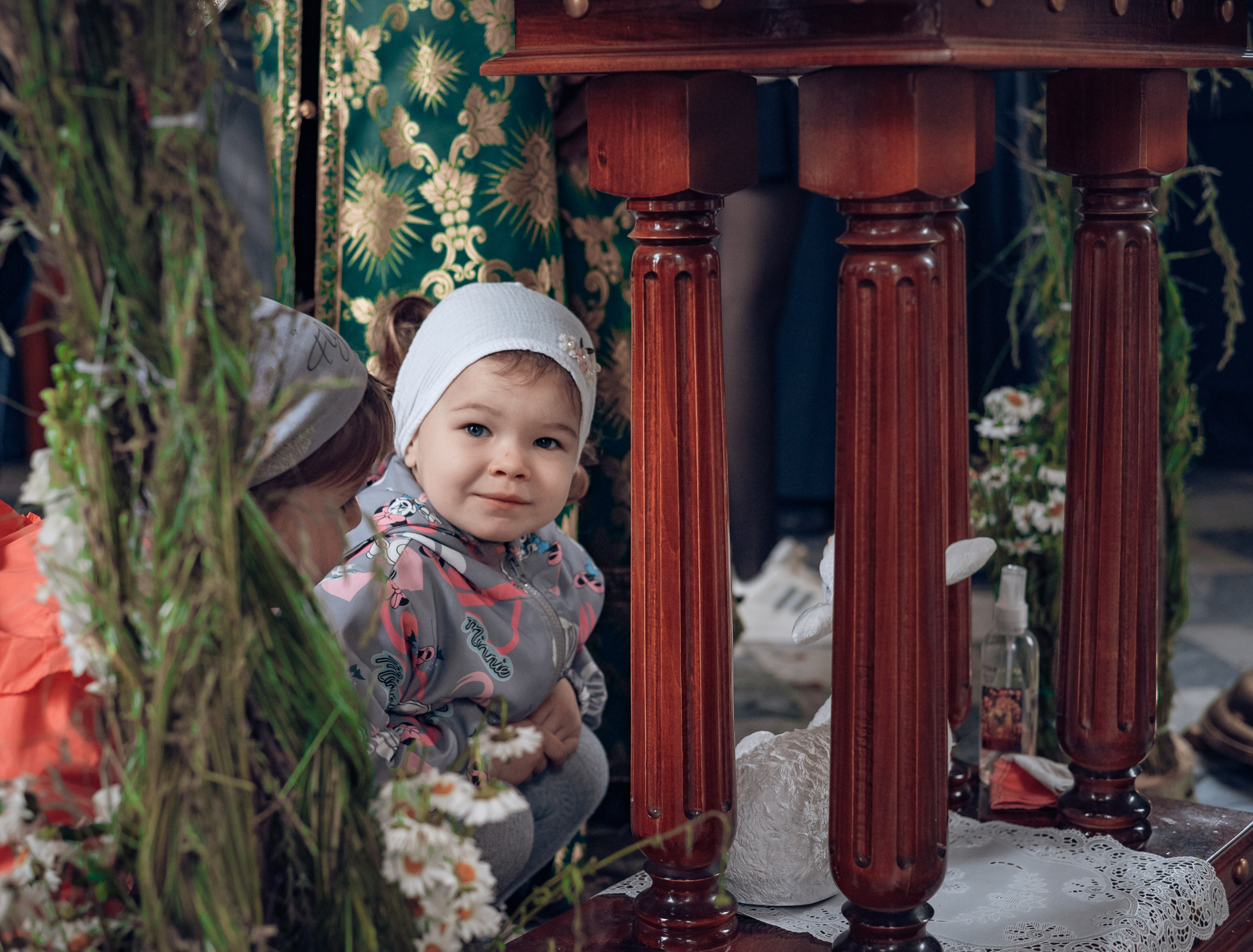Троицкая служба в Рождественско-Никольском храме хутора Николаенко. Фотографы крещения/венчания  Красноярск Татьяна и Вячеслав Переваловы