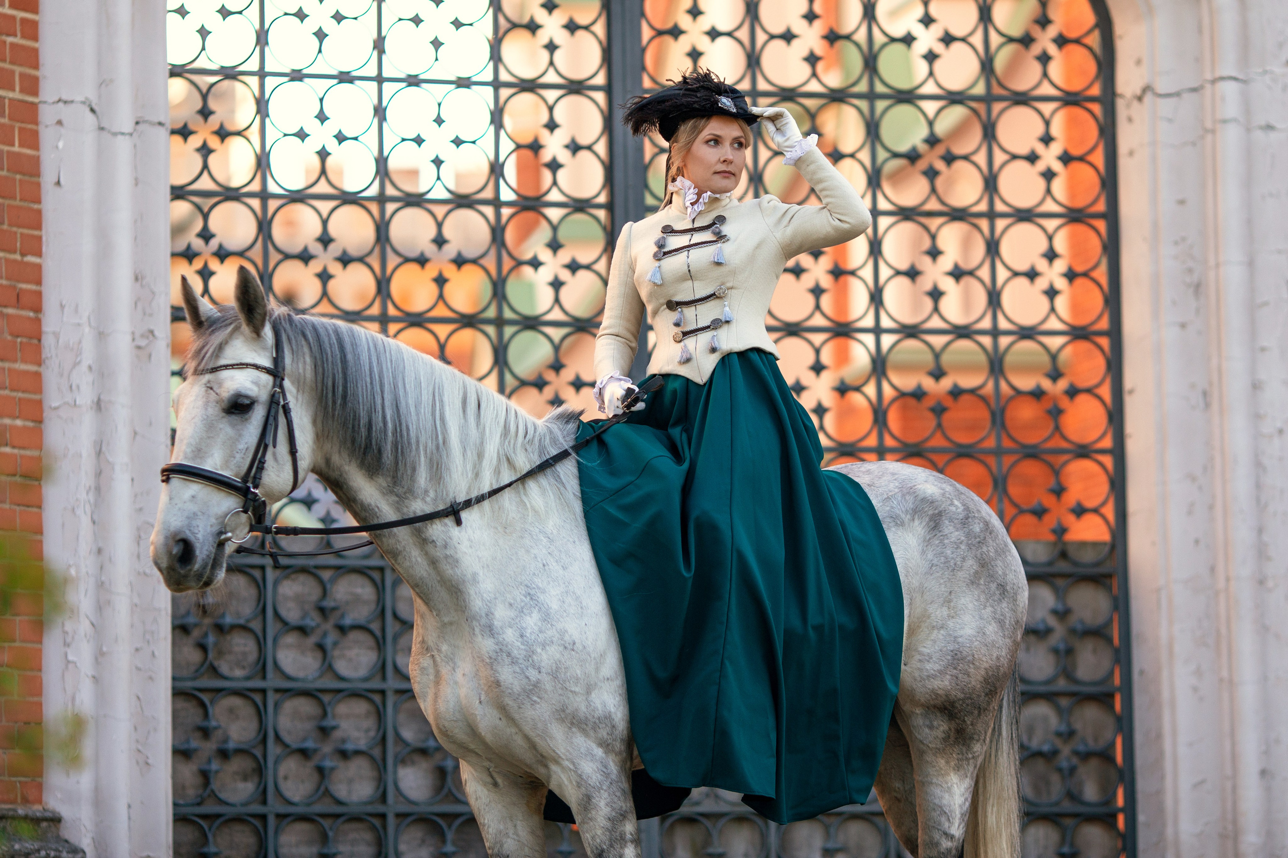 Вика и орловский рысак Павел