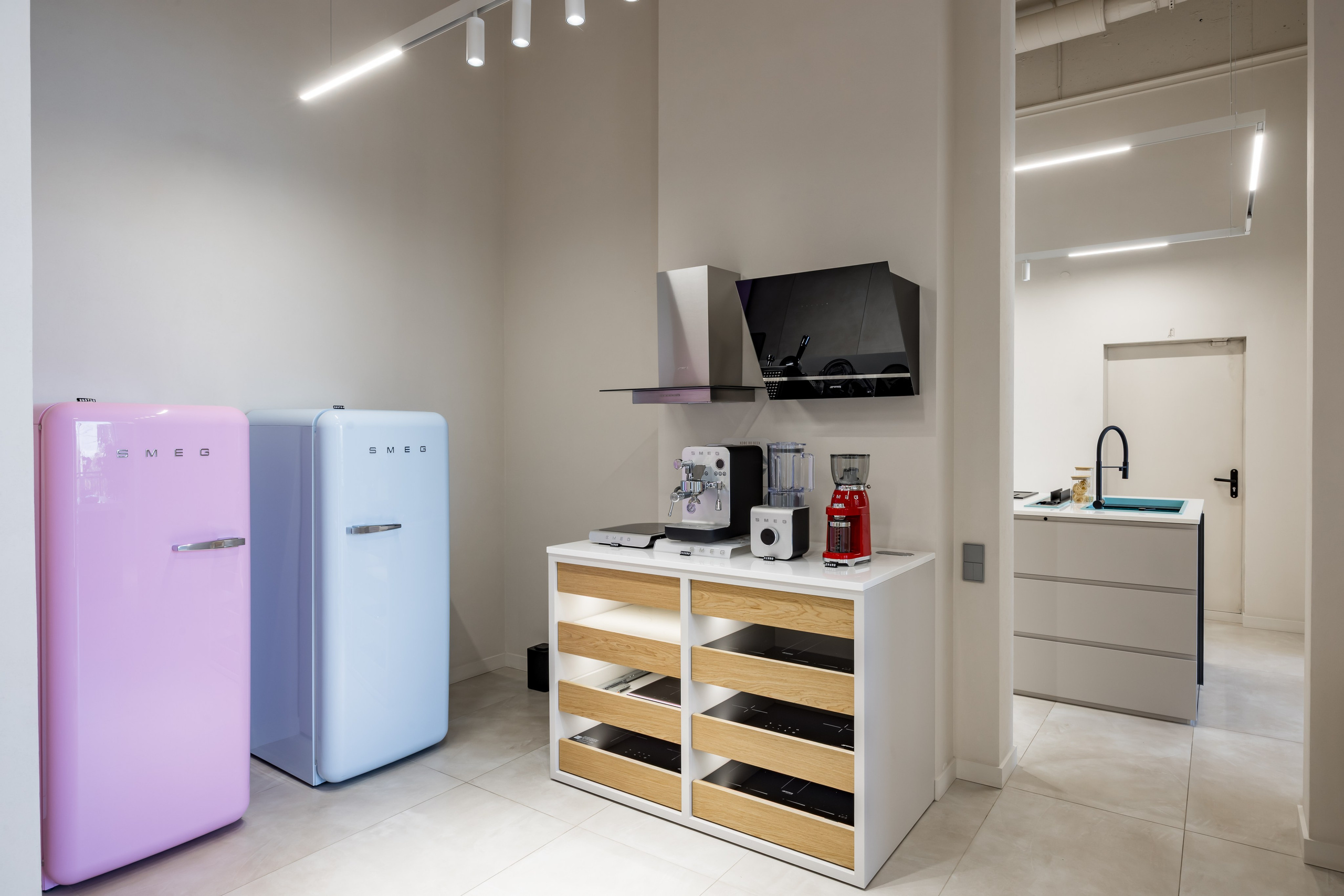 Съемка салона сантехники Omoikiri и Smeg. Интерьерный, предметный и контент фотограф в Иркутске Наталья Карпова