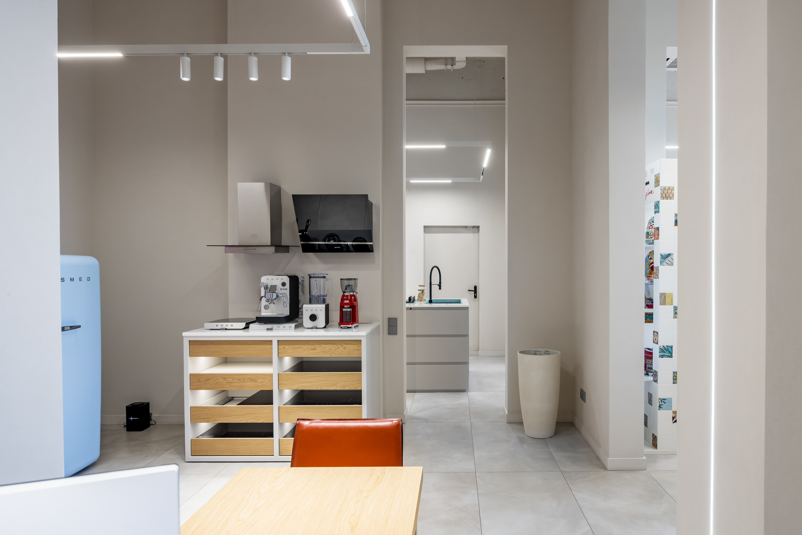Съемка салона сантехники Omoikiri и Smeg. Интерьерный, предметный и контент фотограф в Иркутске Наталья Карпова