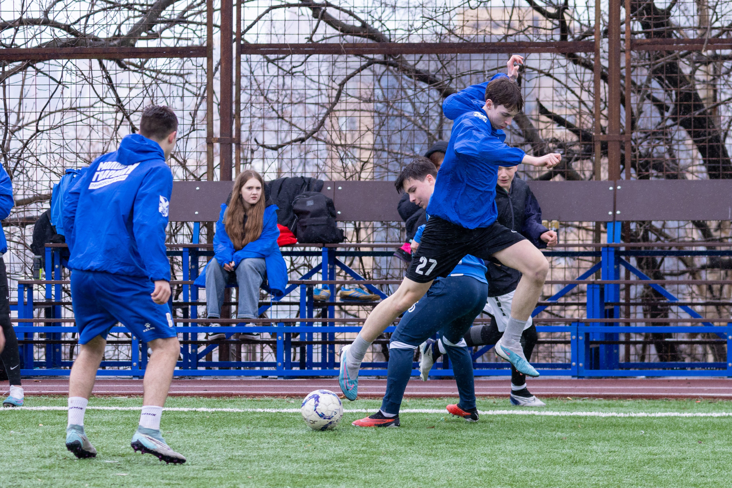 Товарищеский матч по футболу между ФК «Молодая Гвардия» и ФК «Культура». Олег Катакинов| Репортажный фотограф в городе у моря (Владивосток)