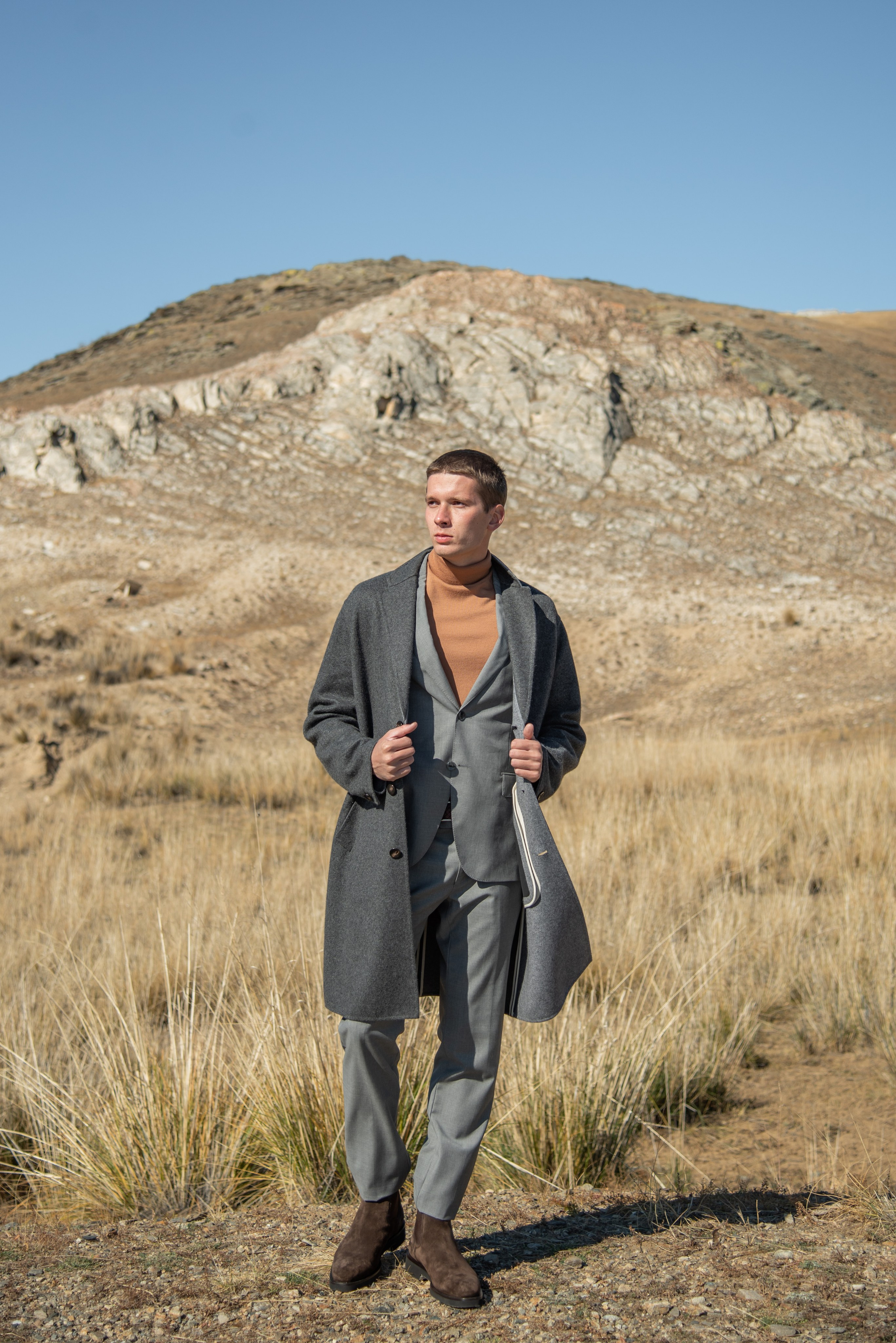 Съёмка одежды на Ольхоне. Занимаюсь профессиональной фотографией и живу рядом с Байкалом. Работаю в разных жанрах