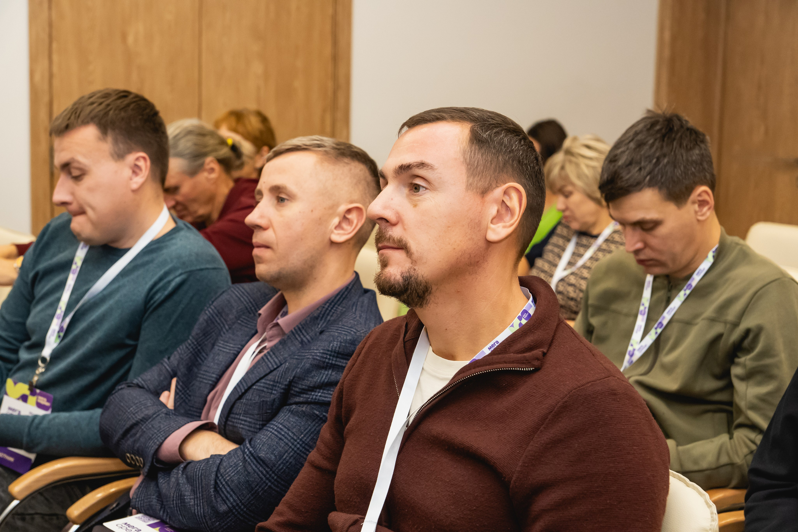 Мегасреда. Занимаюсь профессиональной фотографией и живу рядом с Байкалом. Работаю в разных жанрах