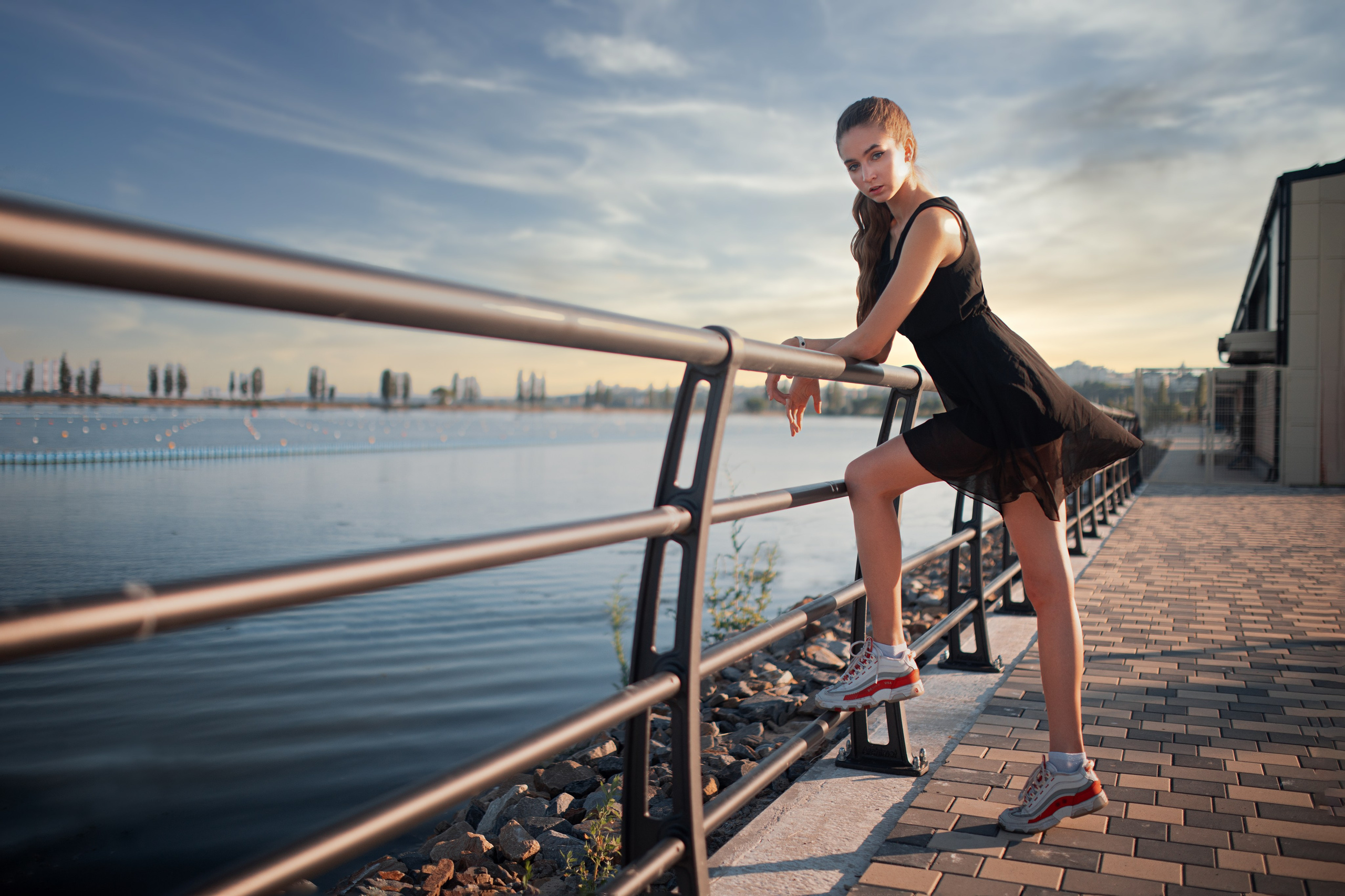 Летняя съемка с Дианой на берегу реки