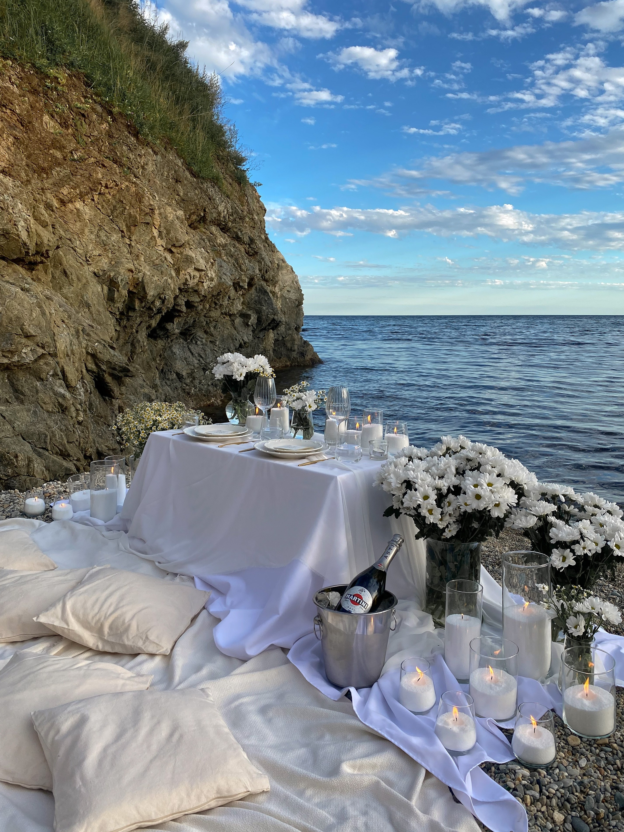 Свидание у моря во Владивсотоке. Организация свадеб и других мероприятий во Владивостоке от «Рядом быть»