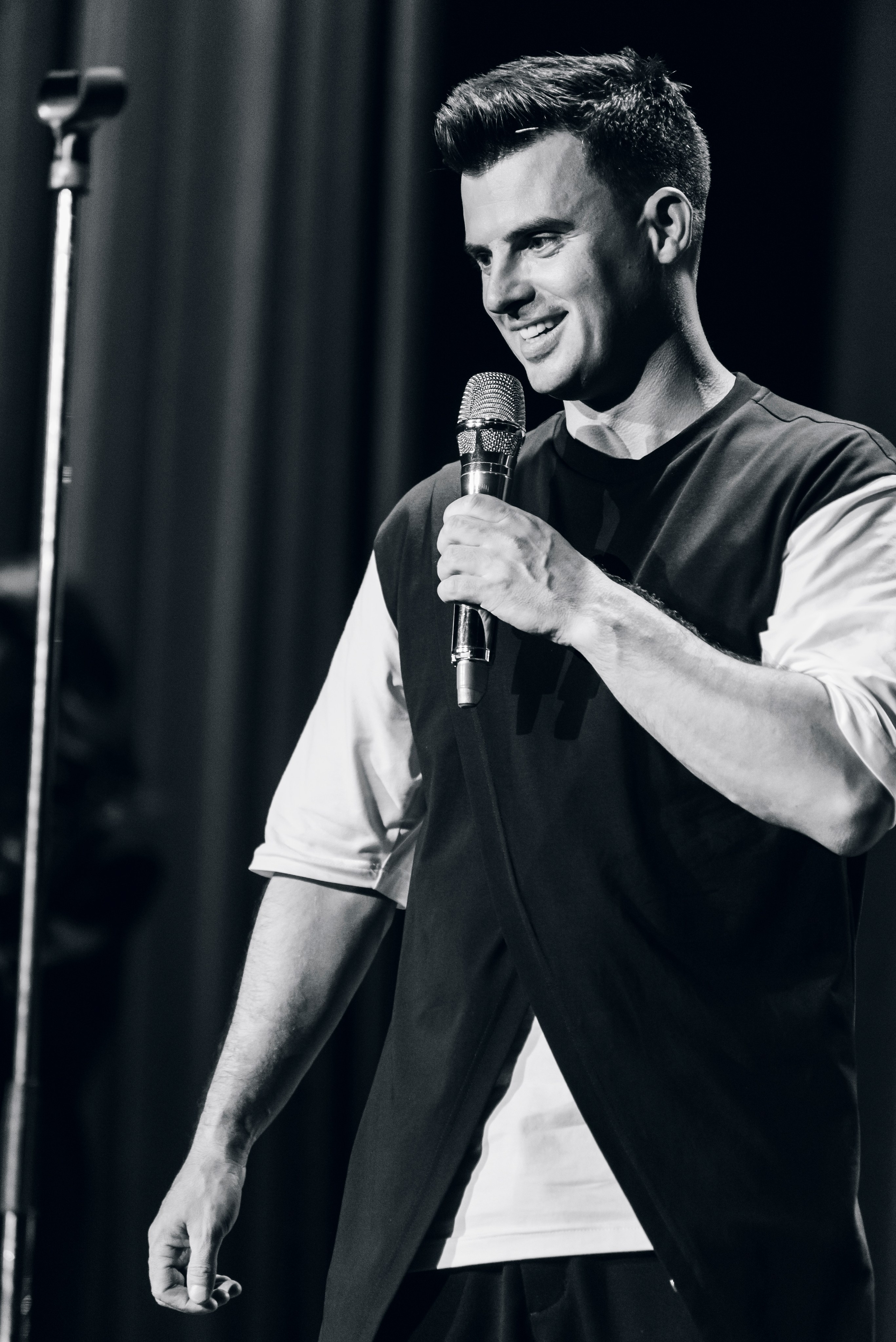 Кирилл Туриченко — Вегас Сити Холл. Бренд-фотограф для экспертов и блогеров в Москве Влада Горбовская