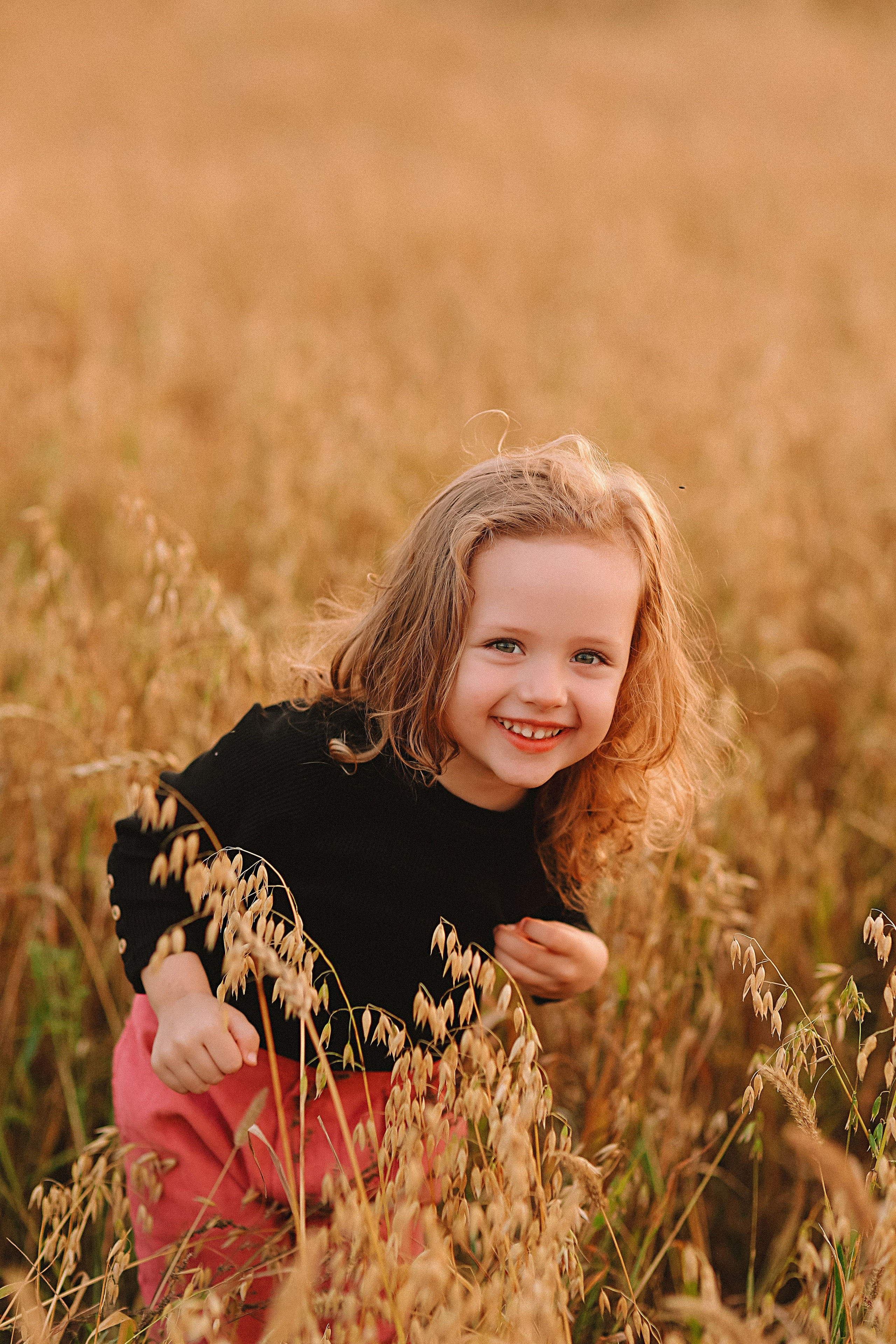 Поле. Семейный фотограф Тюмень, фотограф на роды Салмина Мария