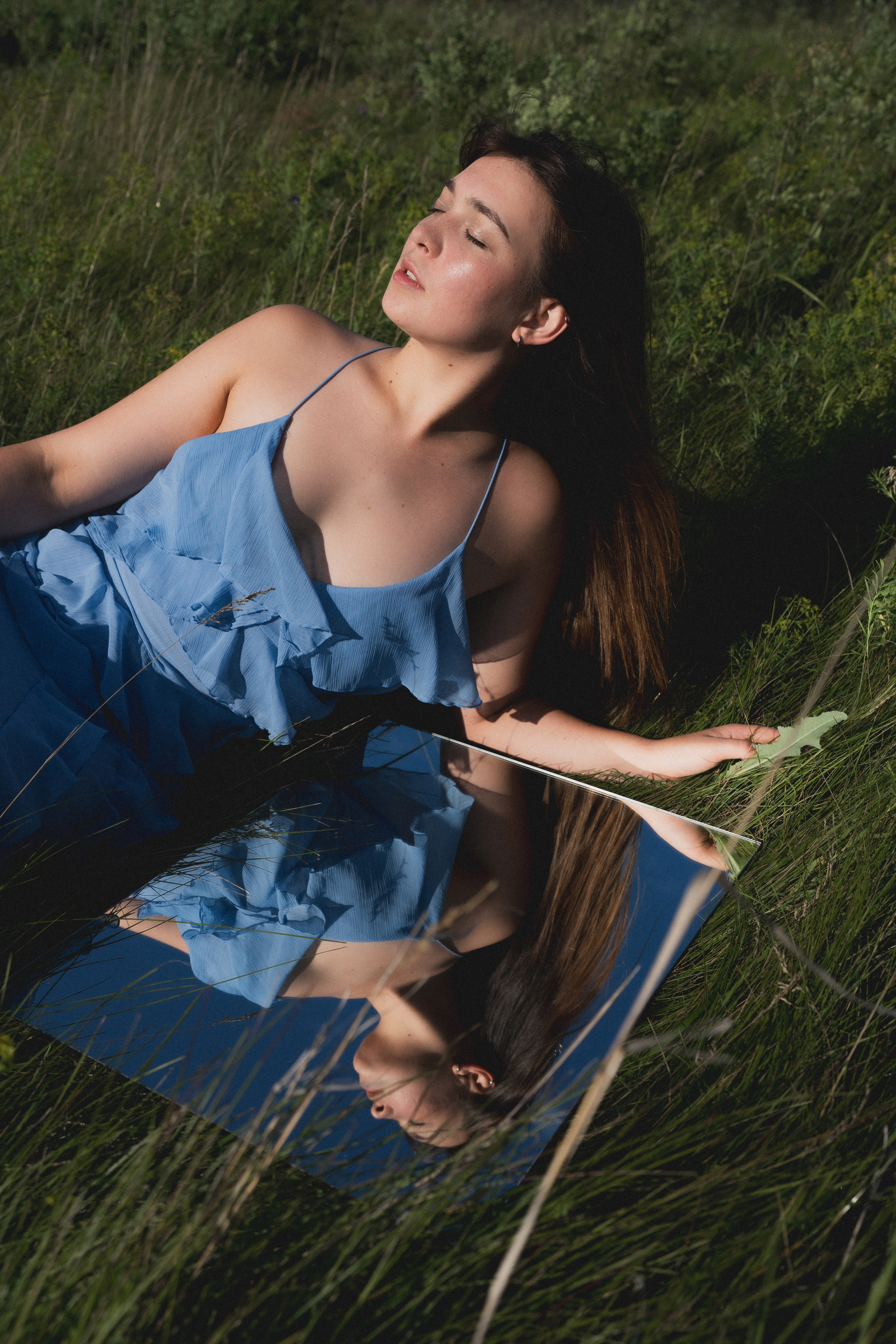 Девушка в платье цвета неба. Индивидуальный фотограф в Красноярске