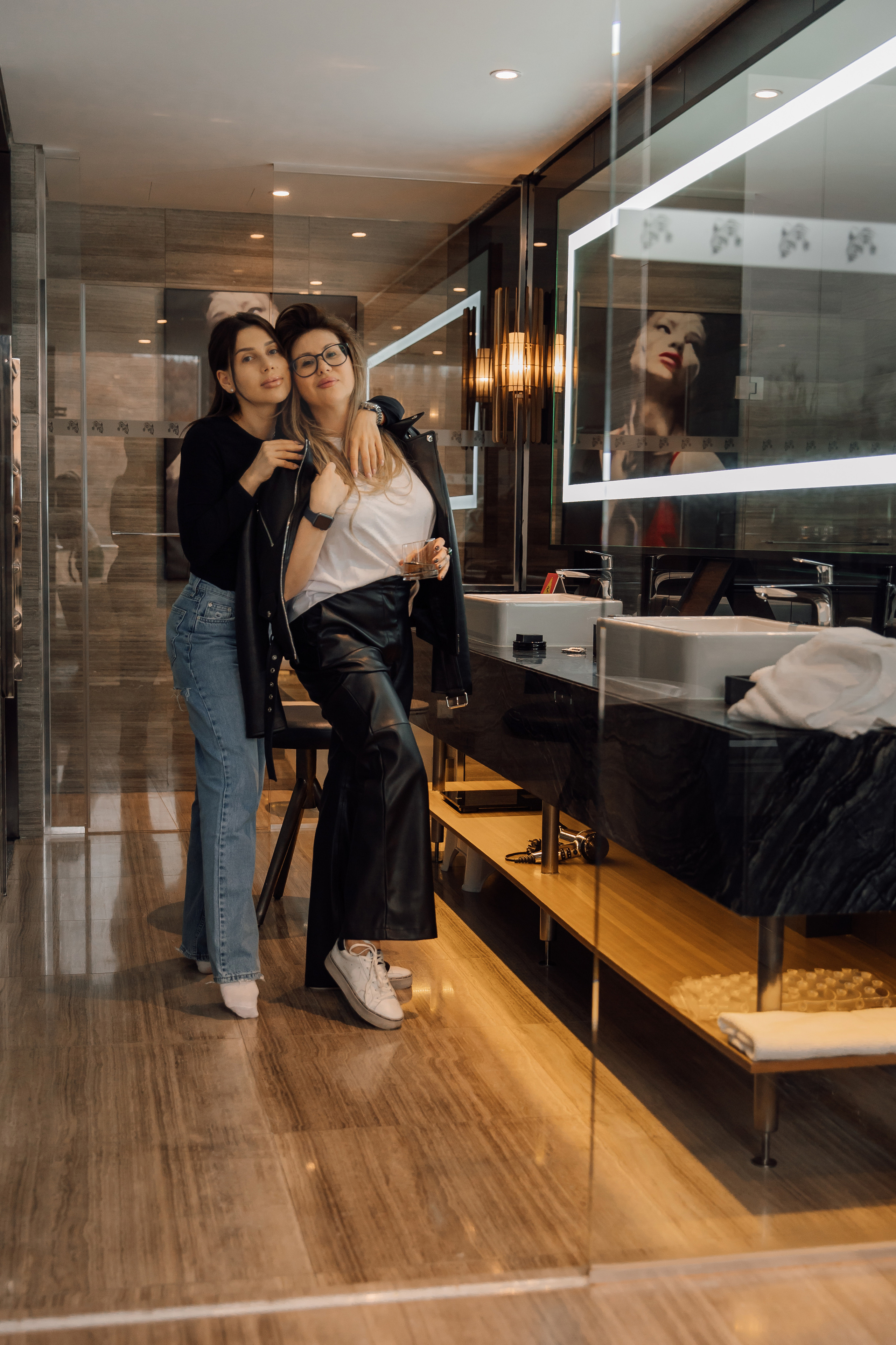 Кристина с мамой. Фотограф женского портрета, беременности и материнства Харькова Елена