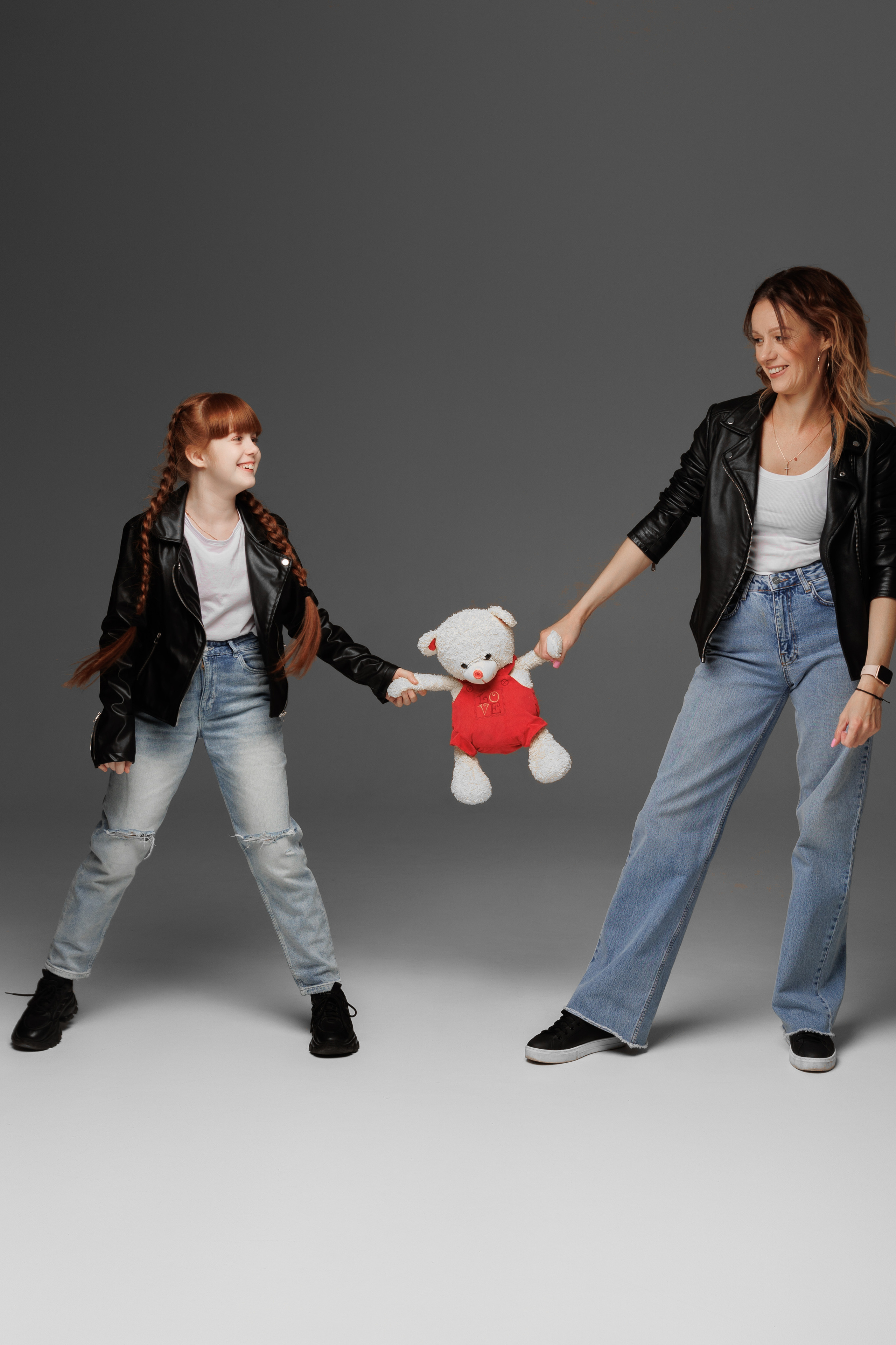 Оксана и Ксюша. Фотограф женского портрета, беременности и материнства Харькова Елена