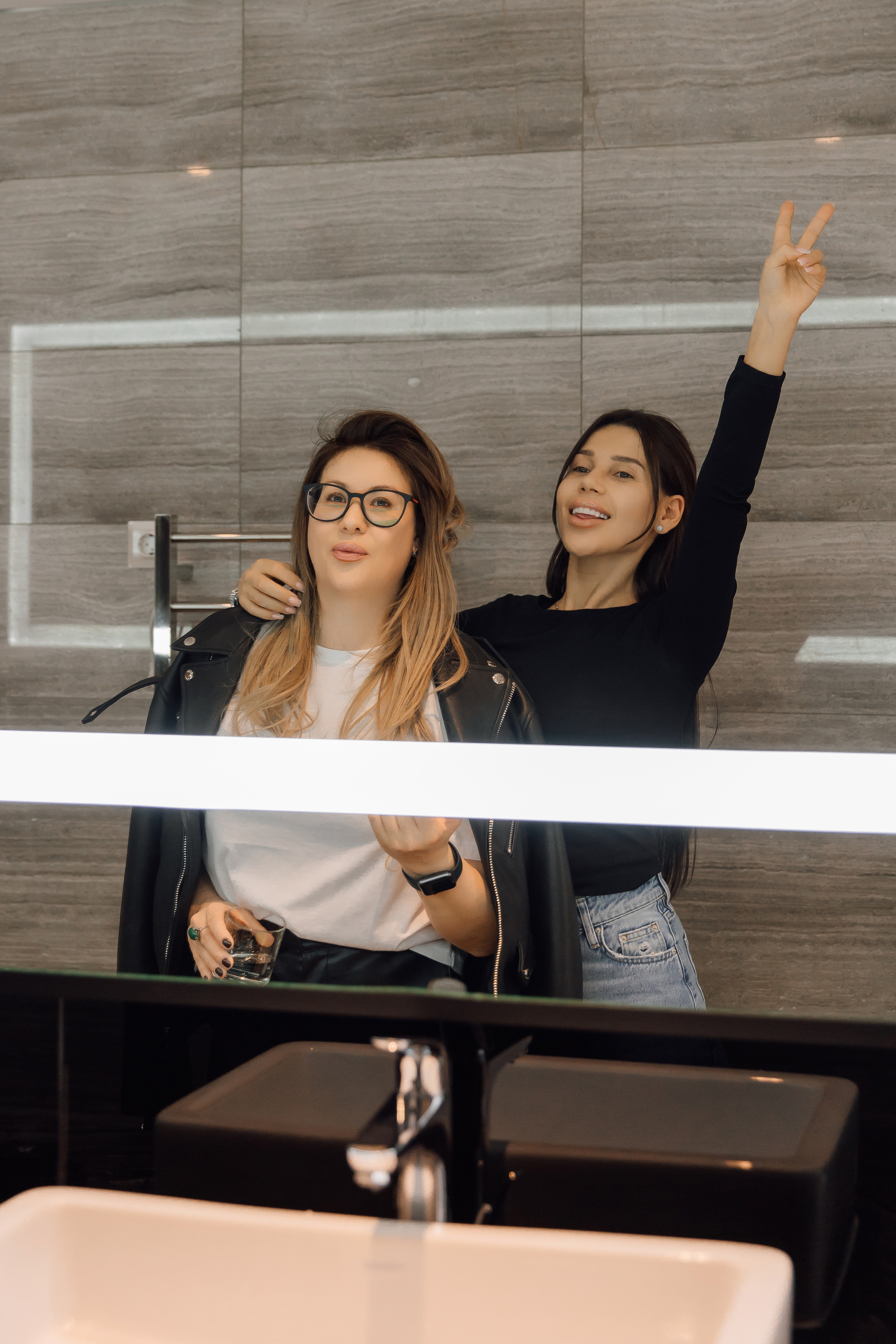 Кристина с мамой. Фотограф женского портрета, беременности и материнства Харькова Елена