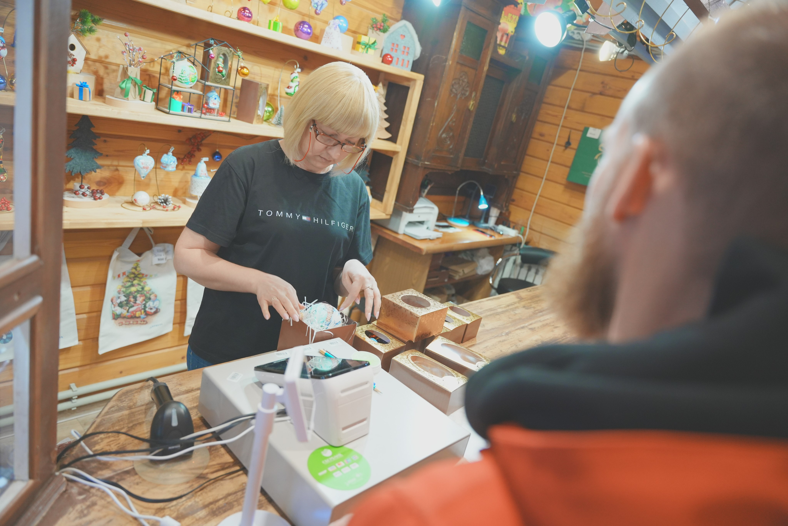 Экскурсия для туристов. Уголок фототворчества Никиты Усачева