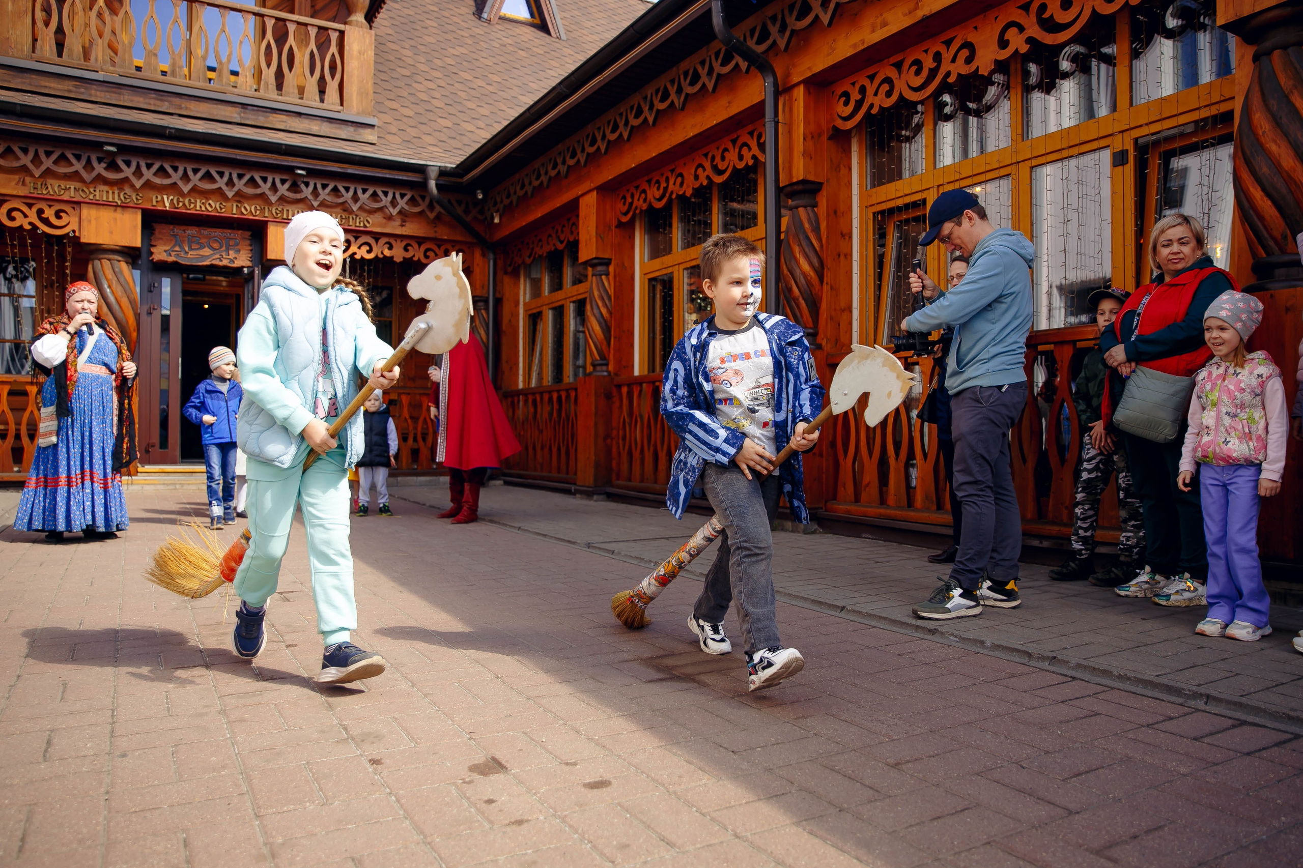 Алеша попович двор. Ваш репортажный фотограф Артемий Антонов