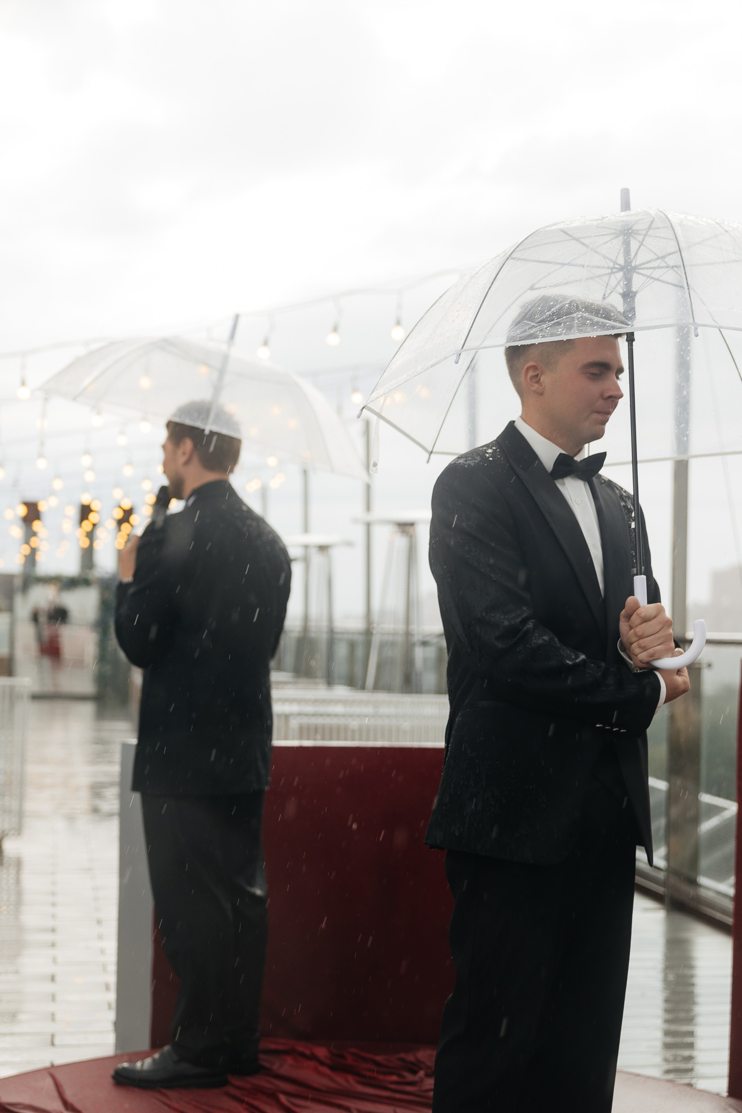 Rain falls down. Главная