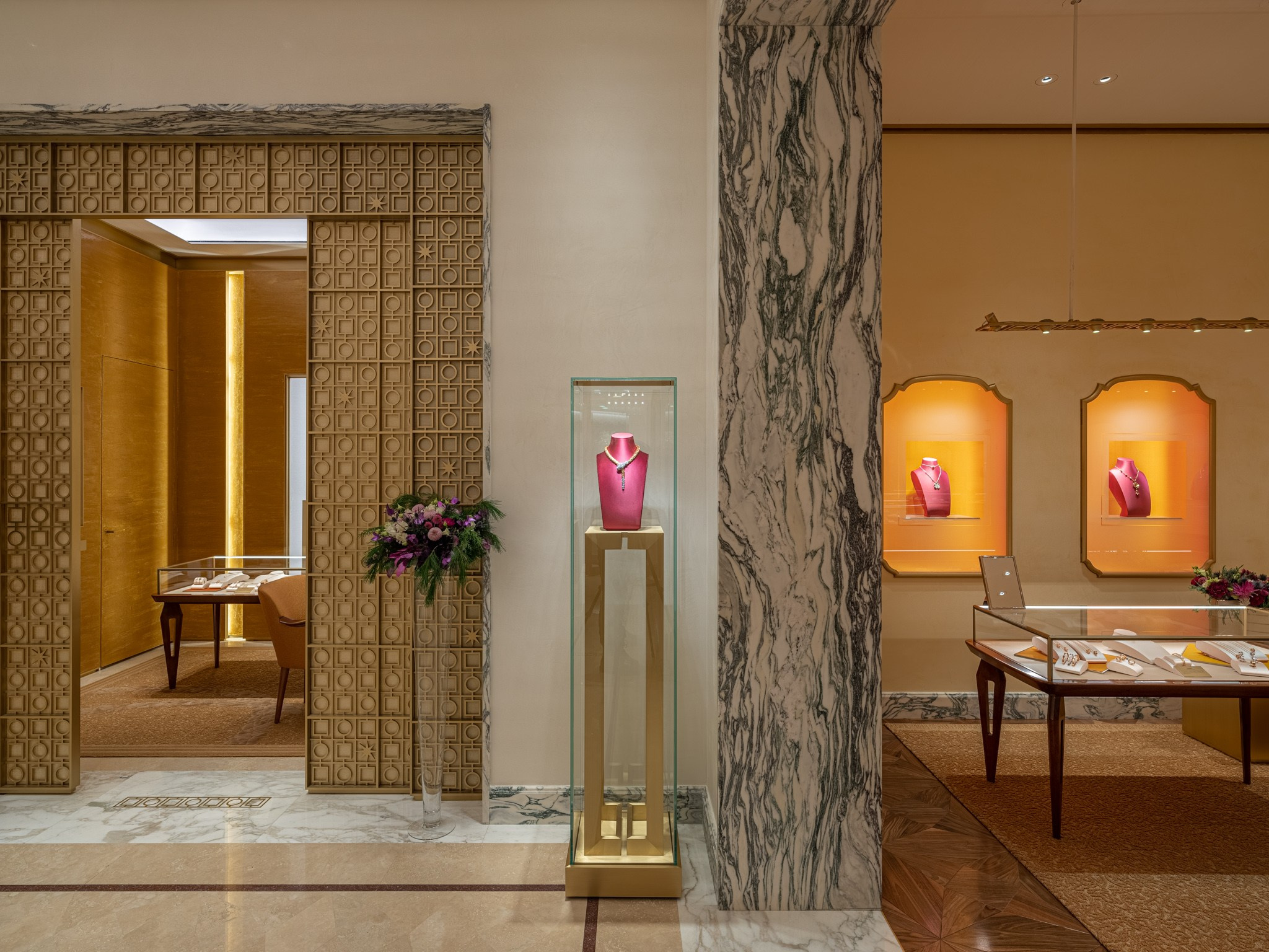 Бутик Bvlgari Москва. Фотограф Василий Буланов