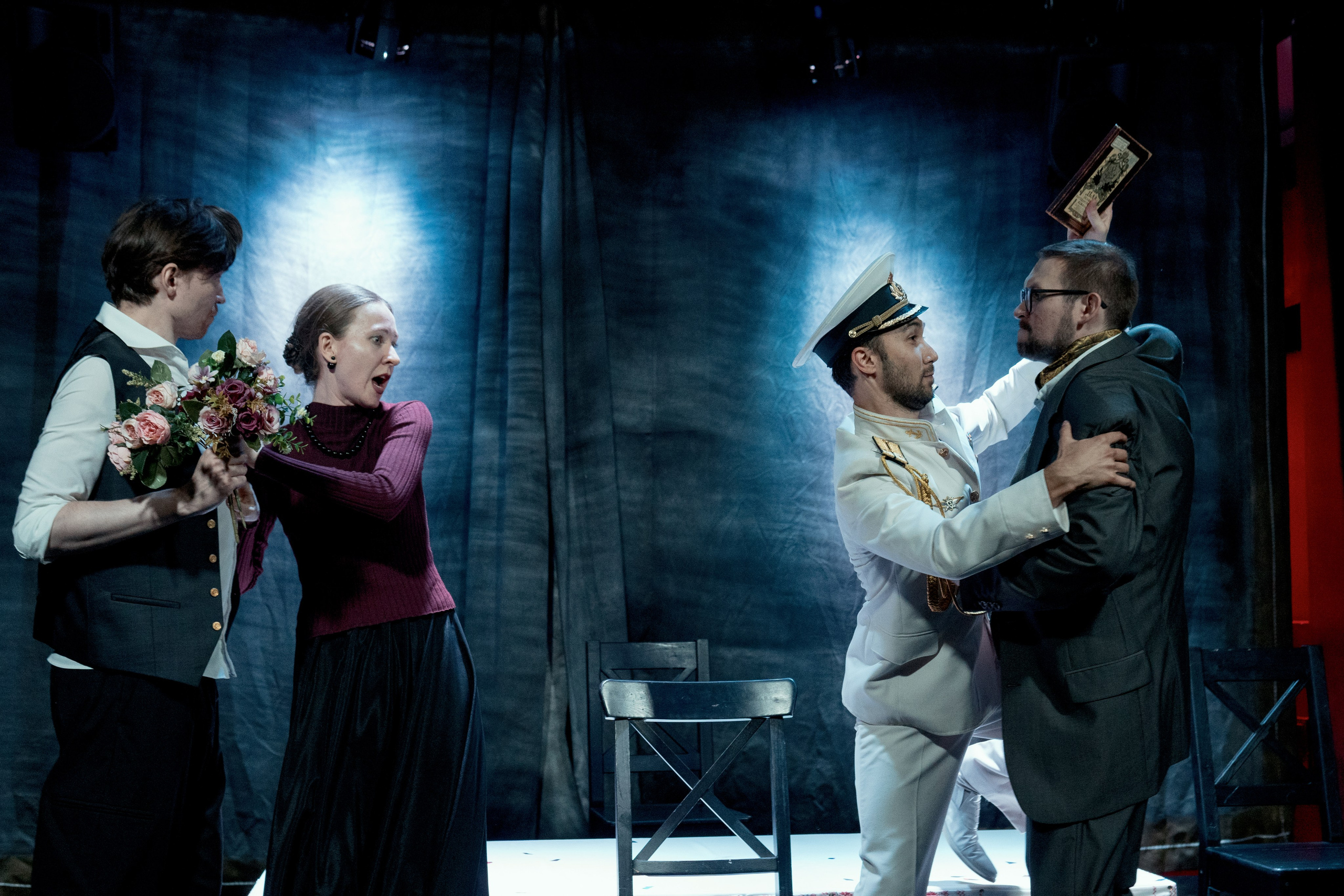 Спектакль «Женитьба». Репортажный и портретный фотограф Андрей Гаровский