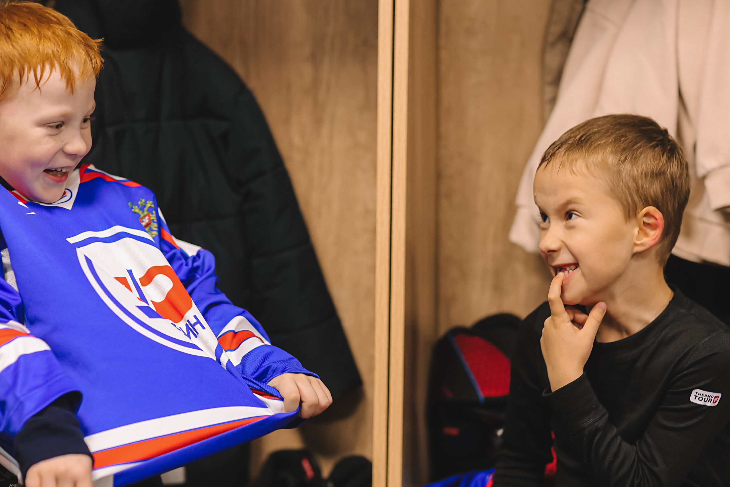 Хоккей тренировка. Семейный фотограф Тюмень, фотограф на роды Салмина Мария