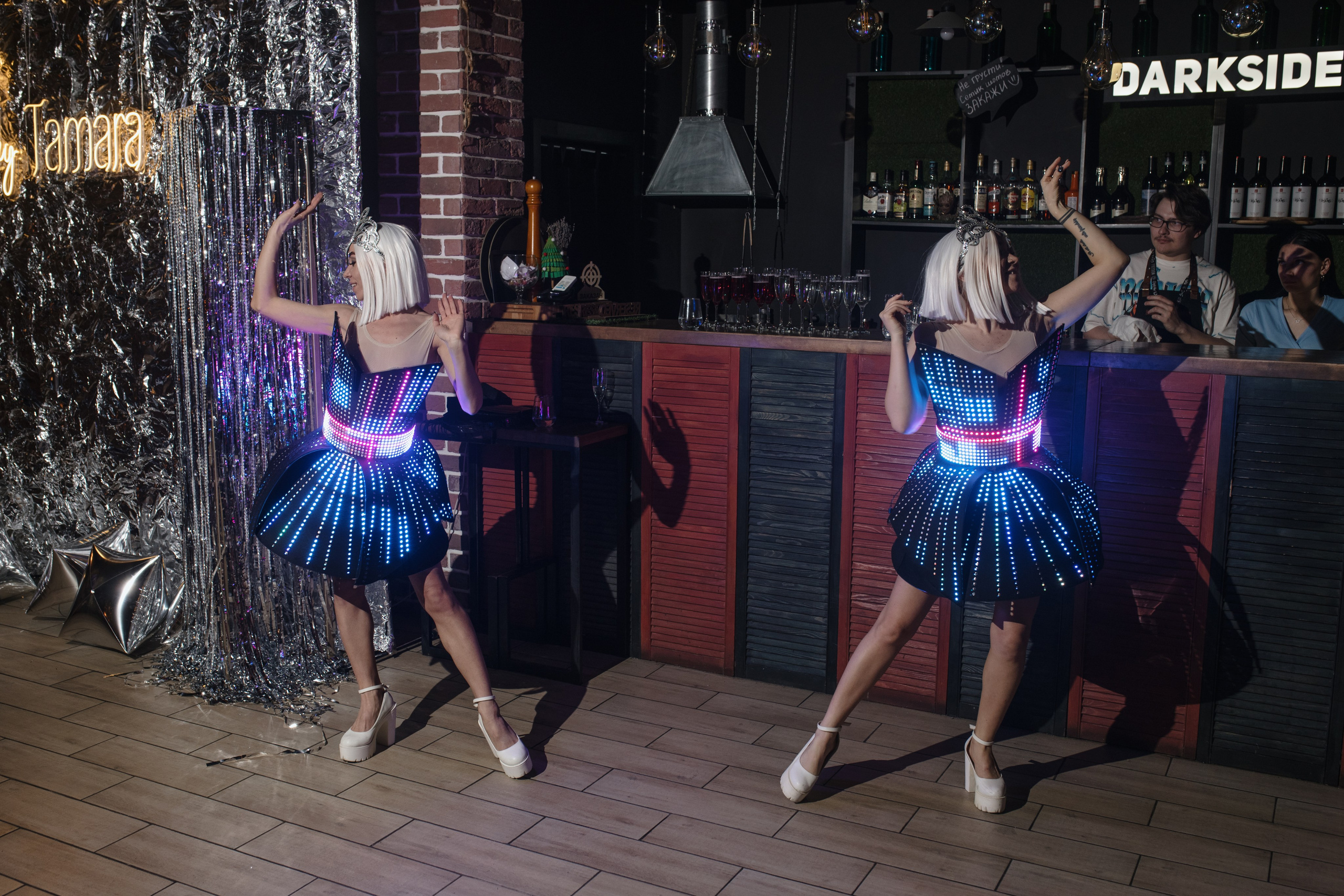 День рождения Томы — Let`s Talk Bar. Свадебный фотограф Екатеринбург/Челябинск — Любовь Волохова