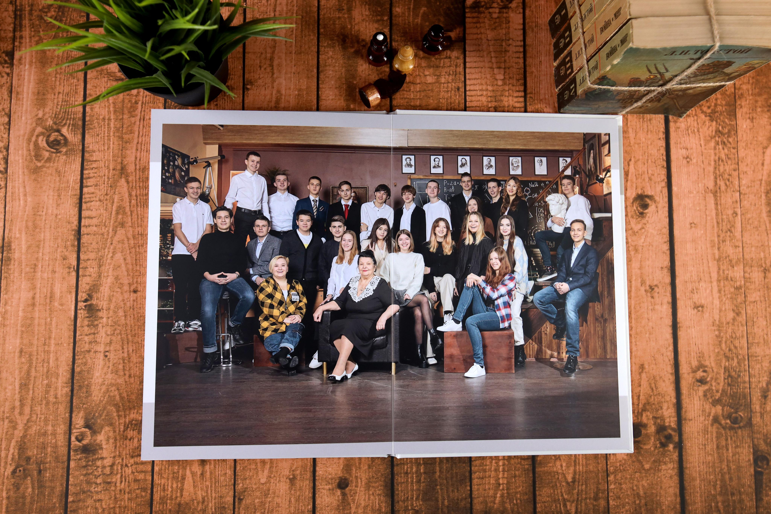 Бюджетный фото альбом для выпускника 9 и 11 класса. Выпускной альбом Новосибирск