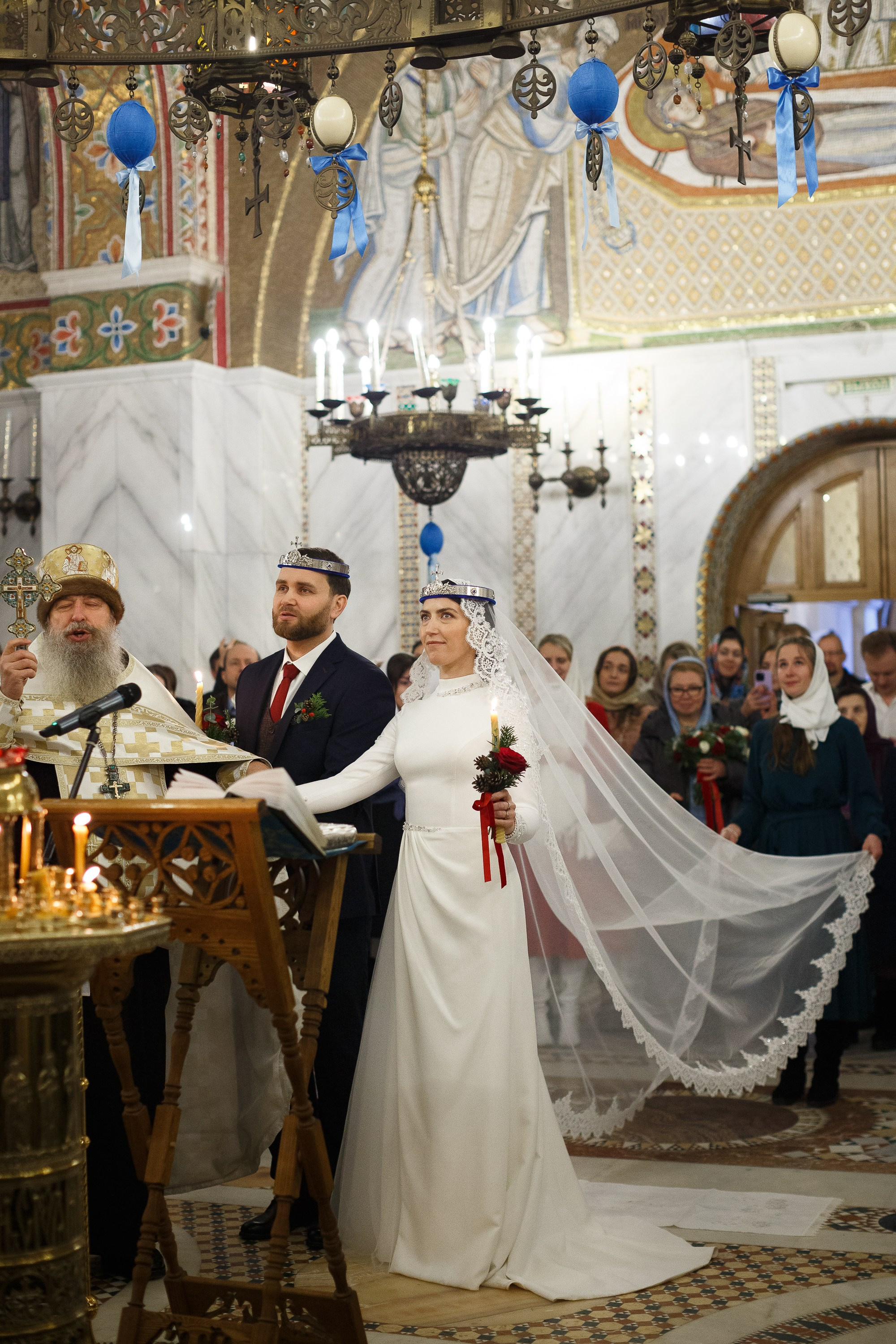 Венчание в храме Покрова Пресвятой Богородицы в Ясенево. Фотограф на Венчание.