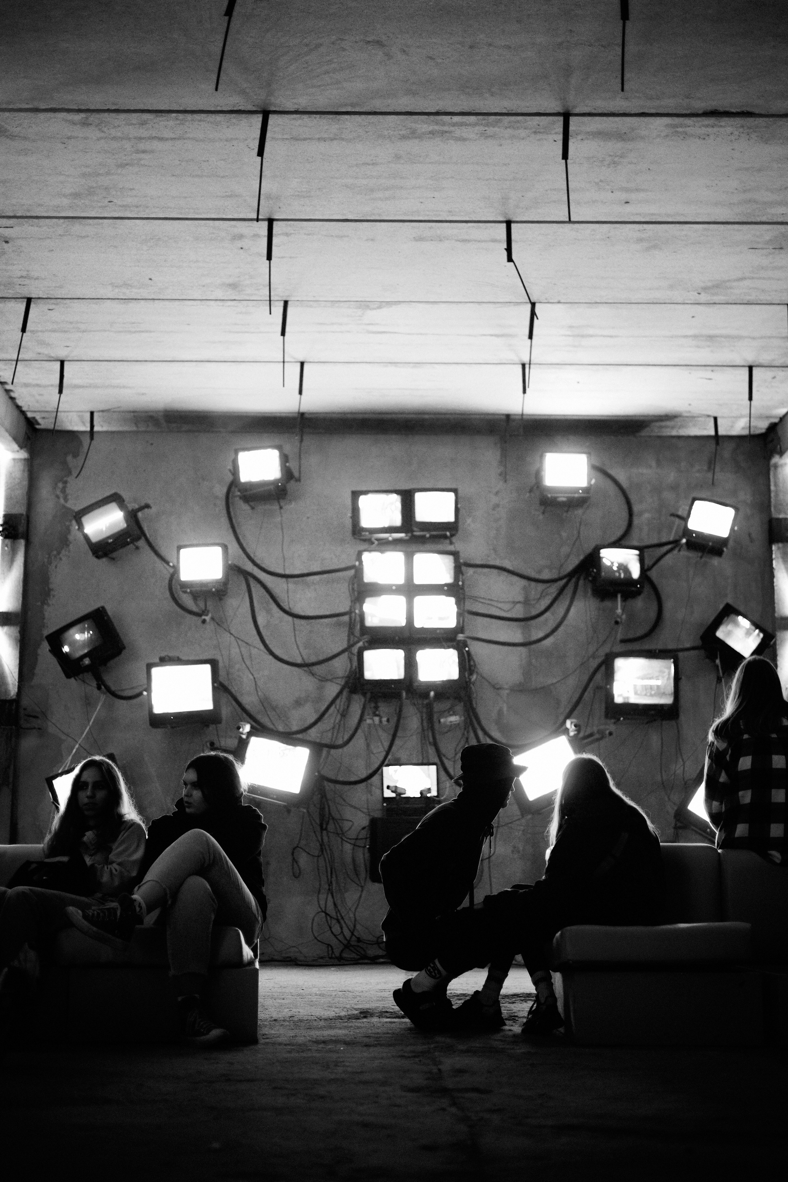 Outline. SAVA Photographer