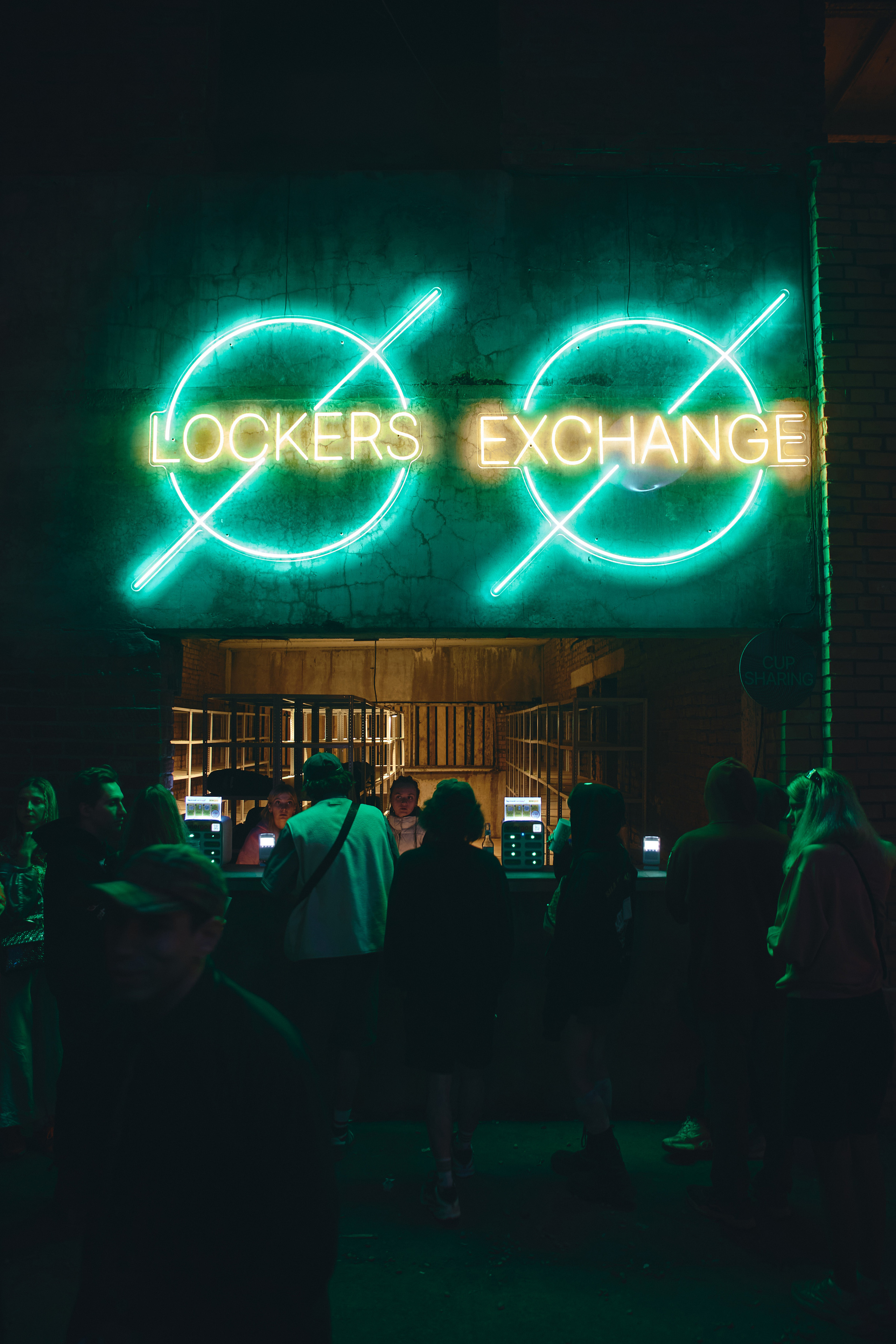 Outline. SAVA Photographer