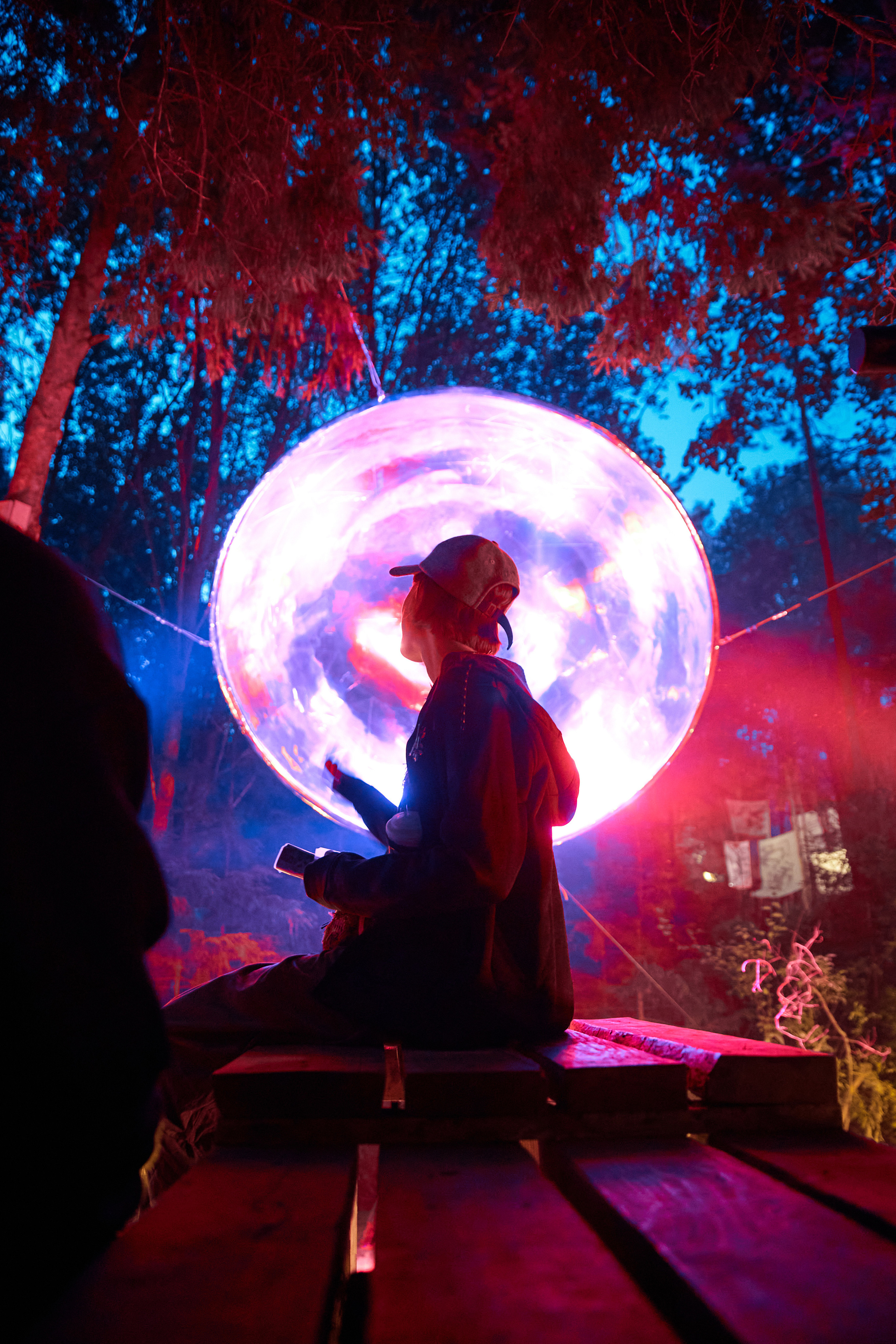 Outline. SAVA Photographer