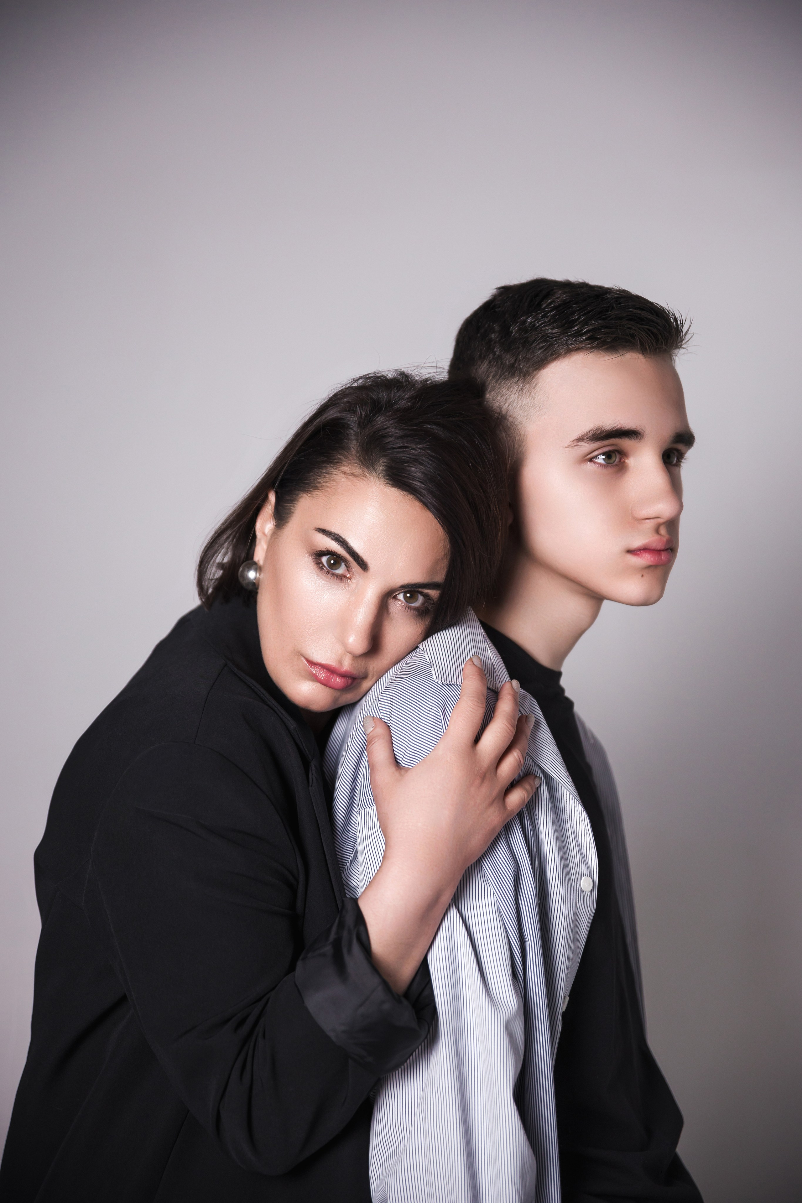 Мама и сын_циклорама. Фотограф Воронеж, Новая Усмань Мария Бублик