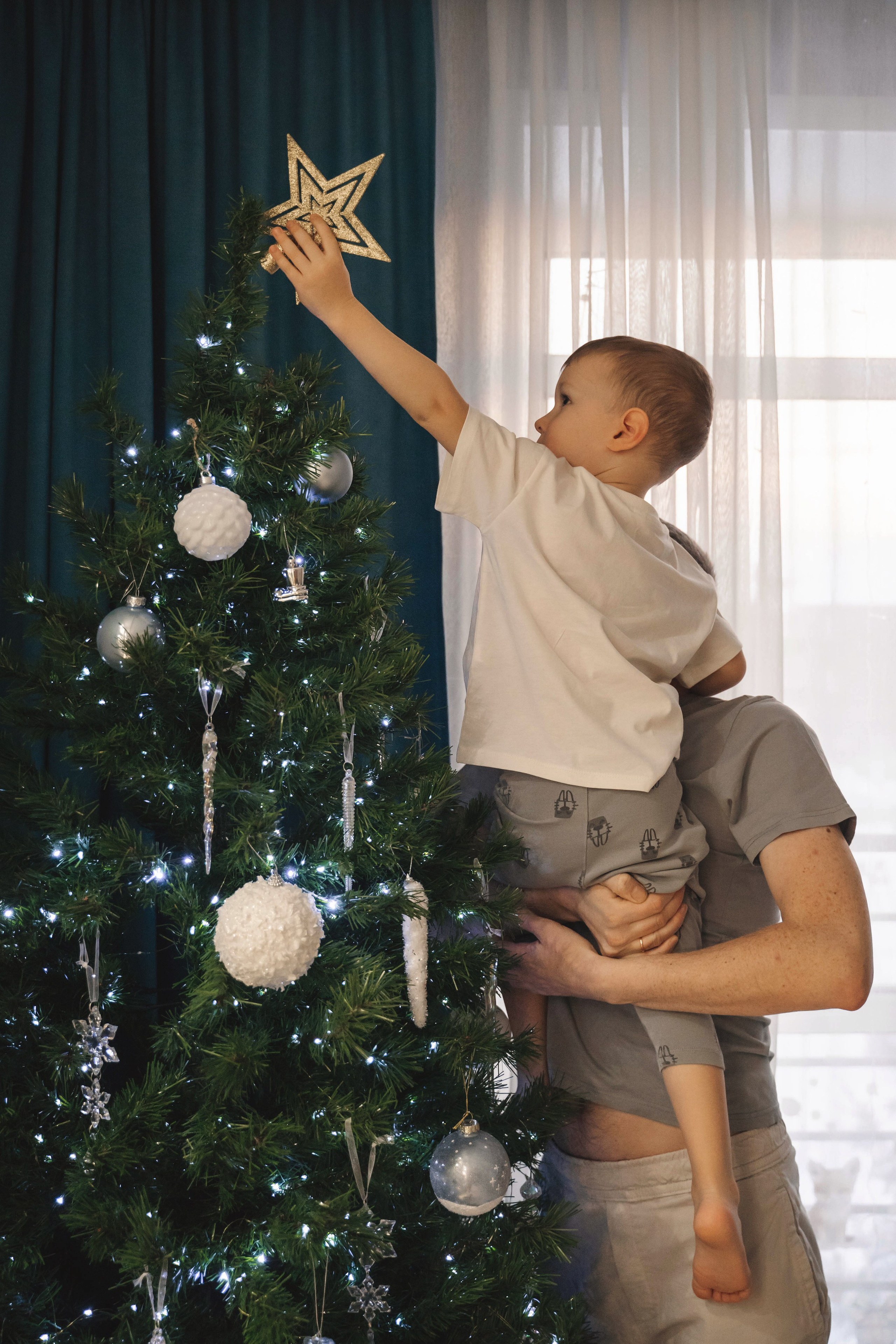 Предновогодний вечер. Главная