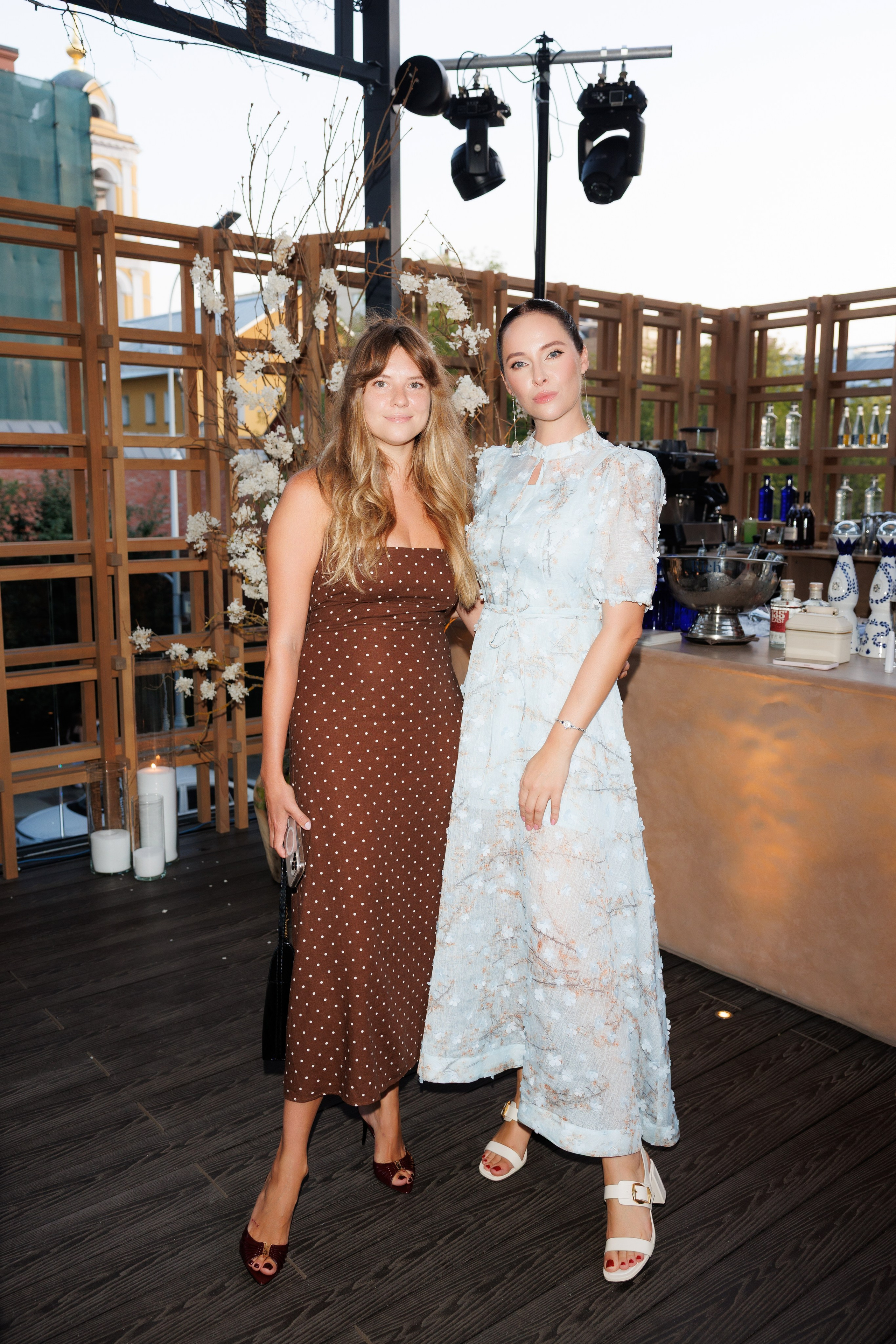 IKURA terrace opening. «Птичка на проводе»: информационный портал в Москве