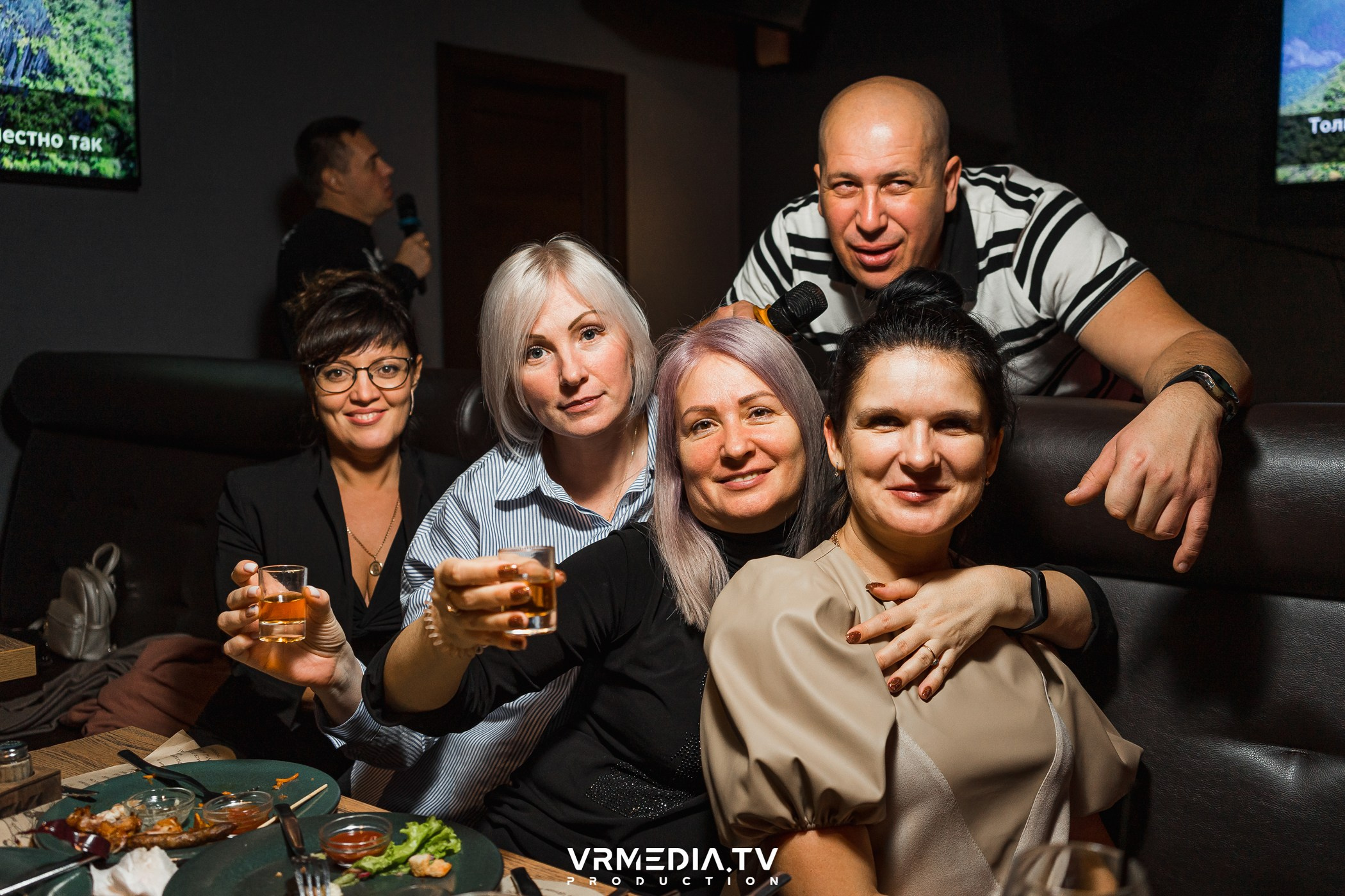 Halloween ARACHNOPHOBIA в баре «Друзья»