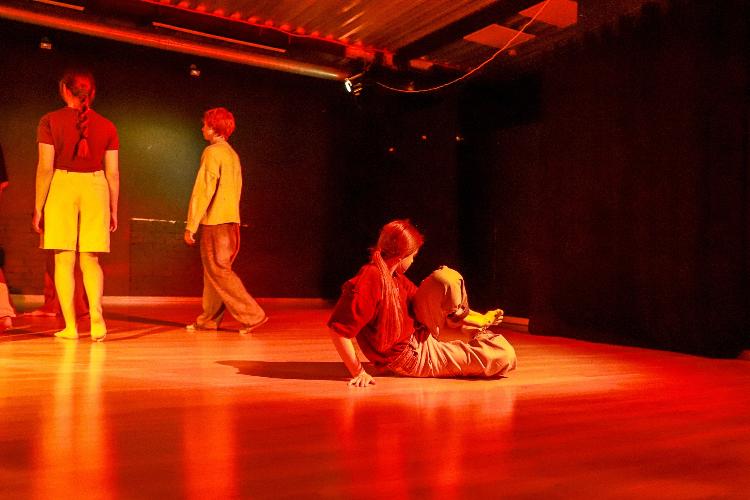 Современный показ Подземка. Небесные ласточки. Фотограф Юлия Мальцева