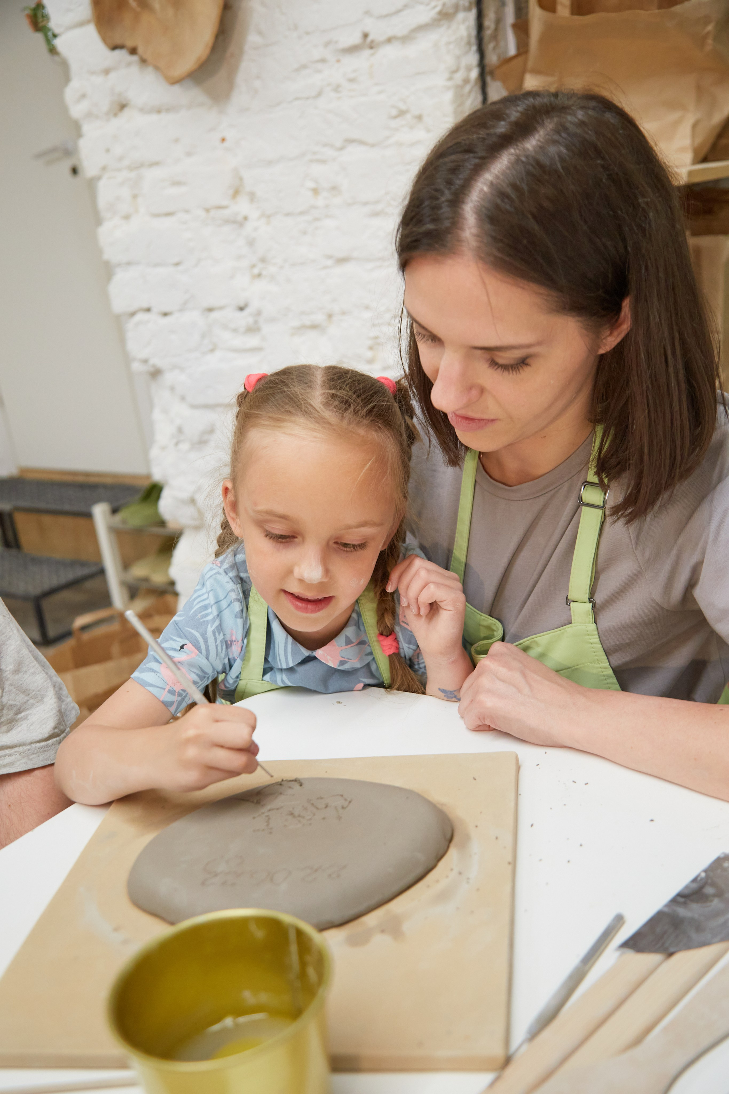 Семья в гончарной мастерской. Budanovaphoto.ru