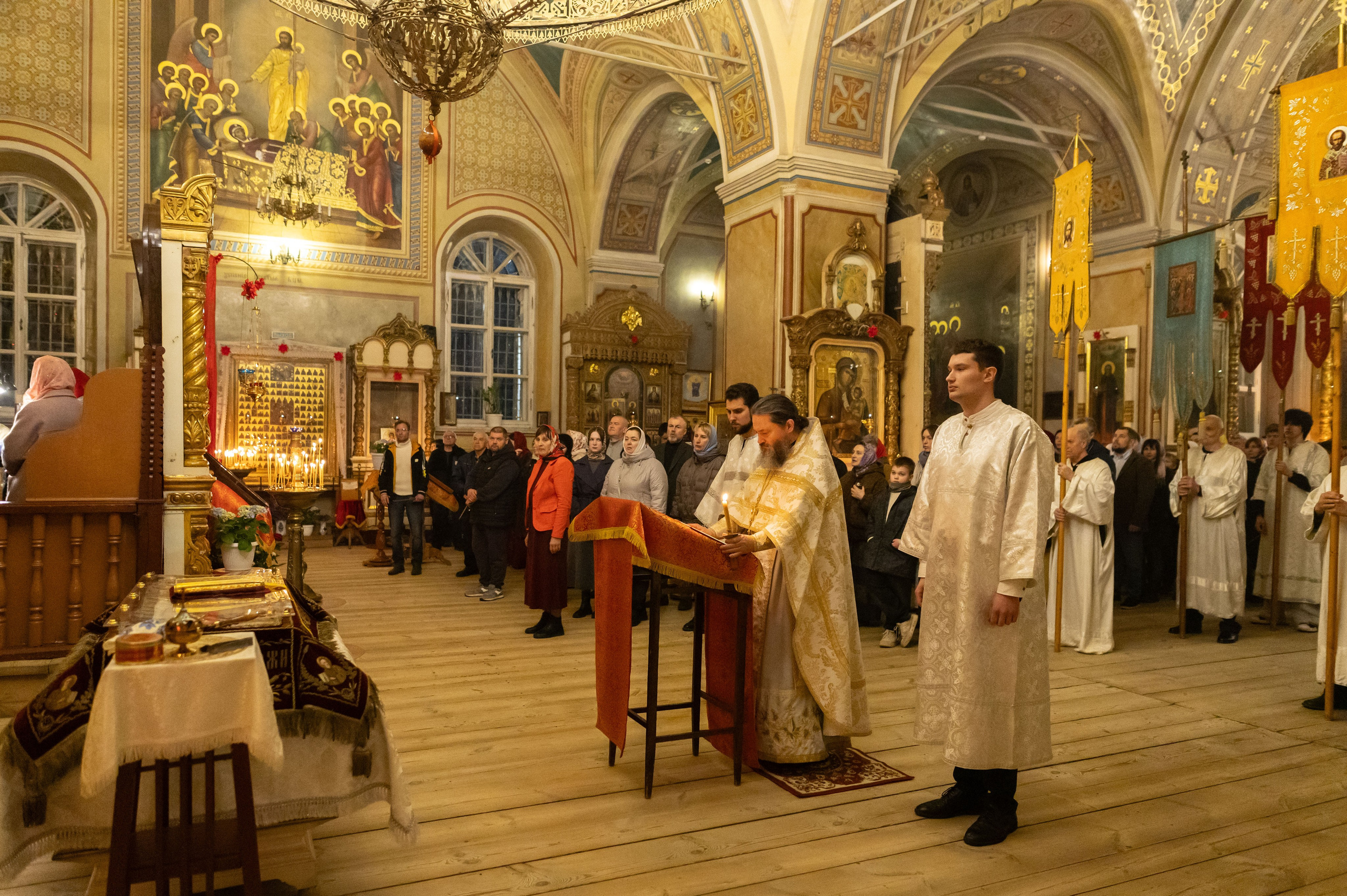 Пасха Воскресенский храм с Ашитково. Семейный и детский фотограф Анна Петракова