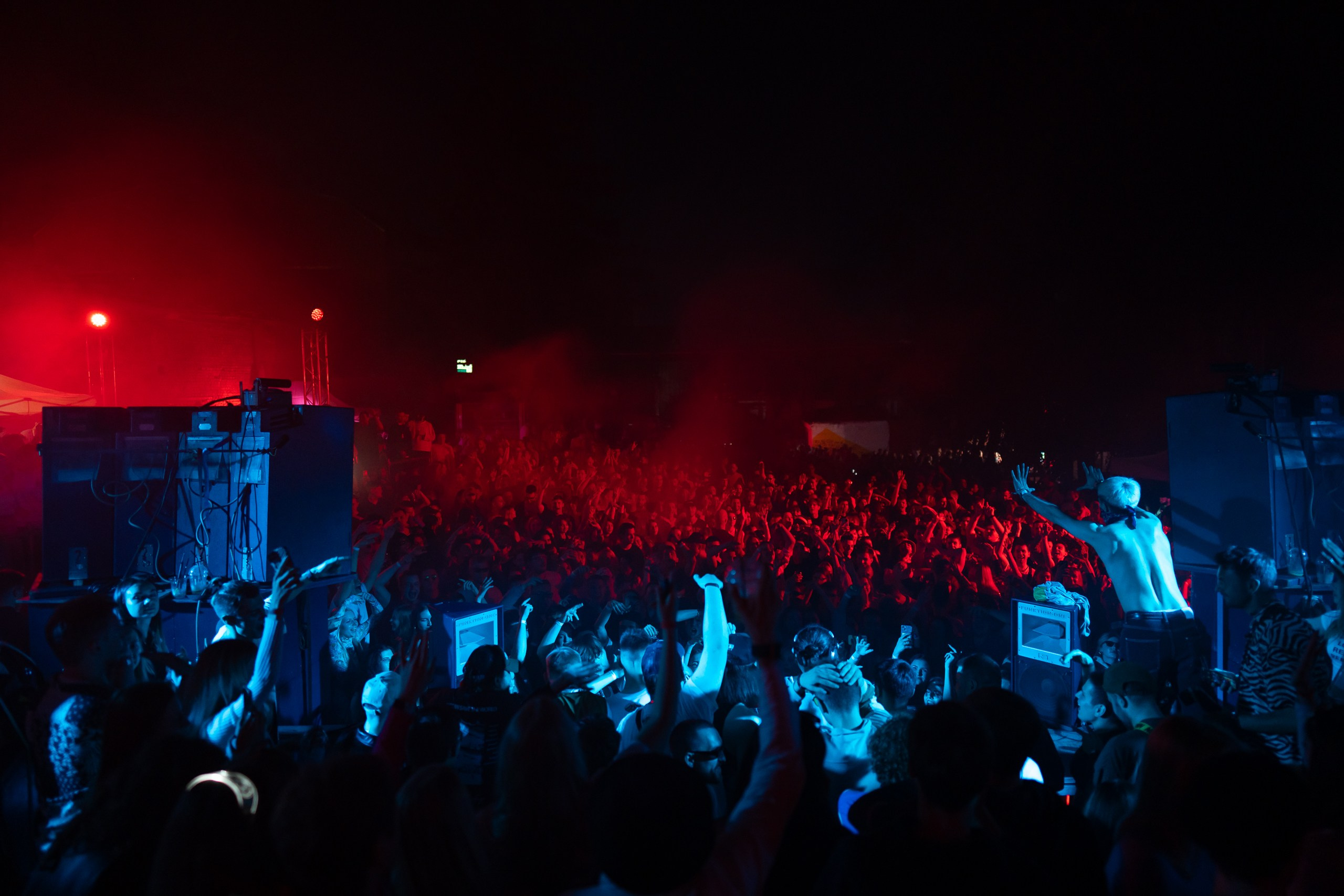 Metro Gorkovskaya Port June 1506. Sunnyman