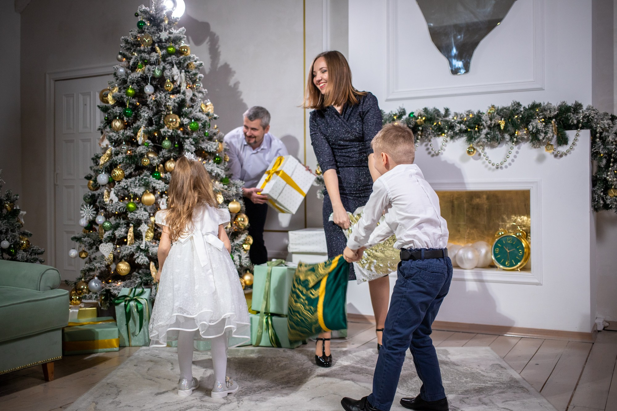 Семейная съёмка Новый Год. Репортажный, промышленный и маркетплейс-фотограф Дмитрий Чернат