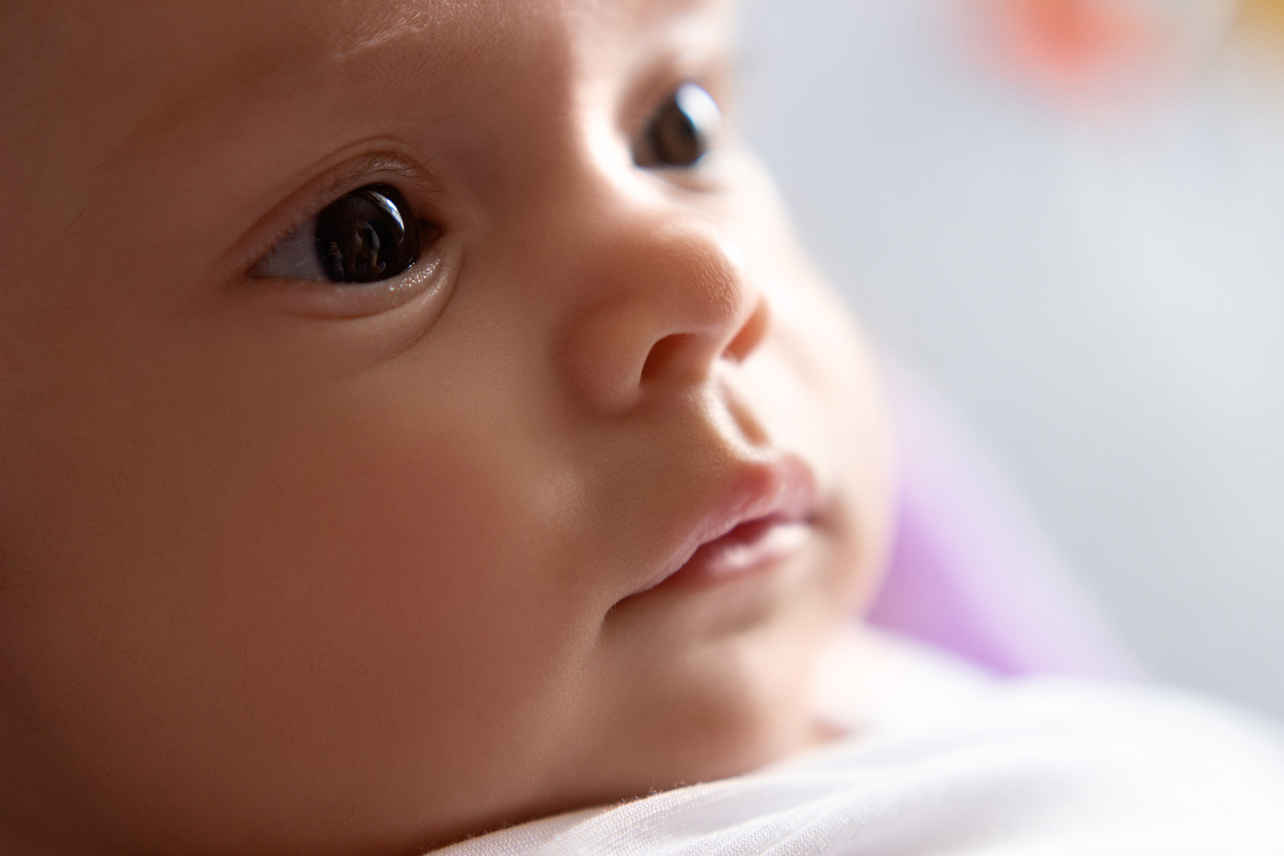 портрет неспящего двухмесячного ребенка