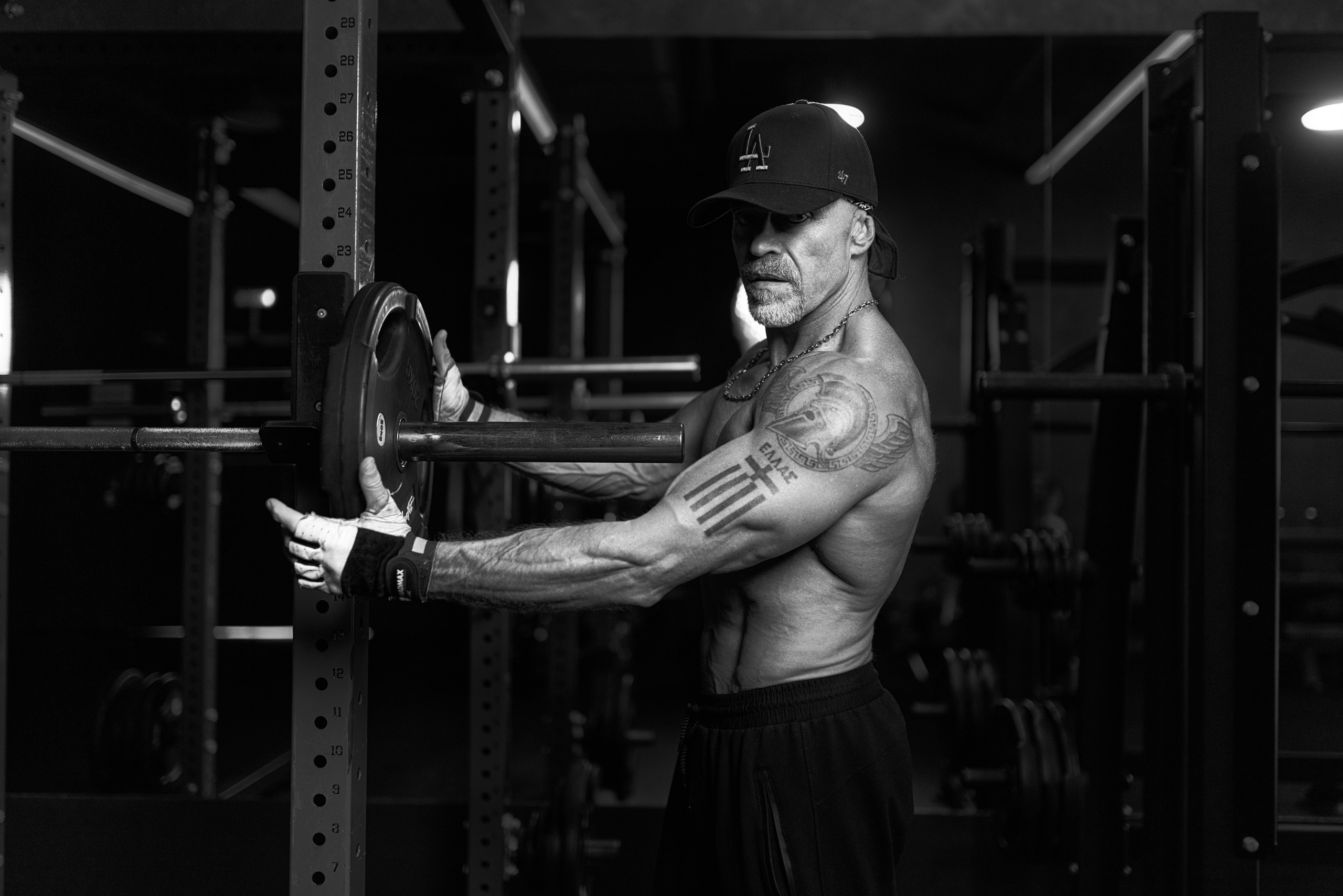 Съемка с Александром в тренажерном зале для контента. Дмитрий Шульгин, портретный фотограф в Воронеже