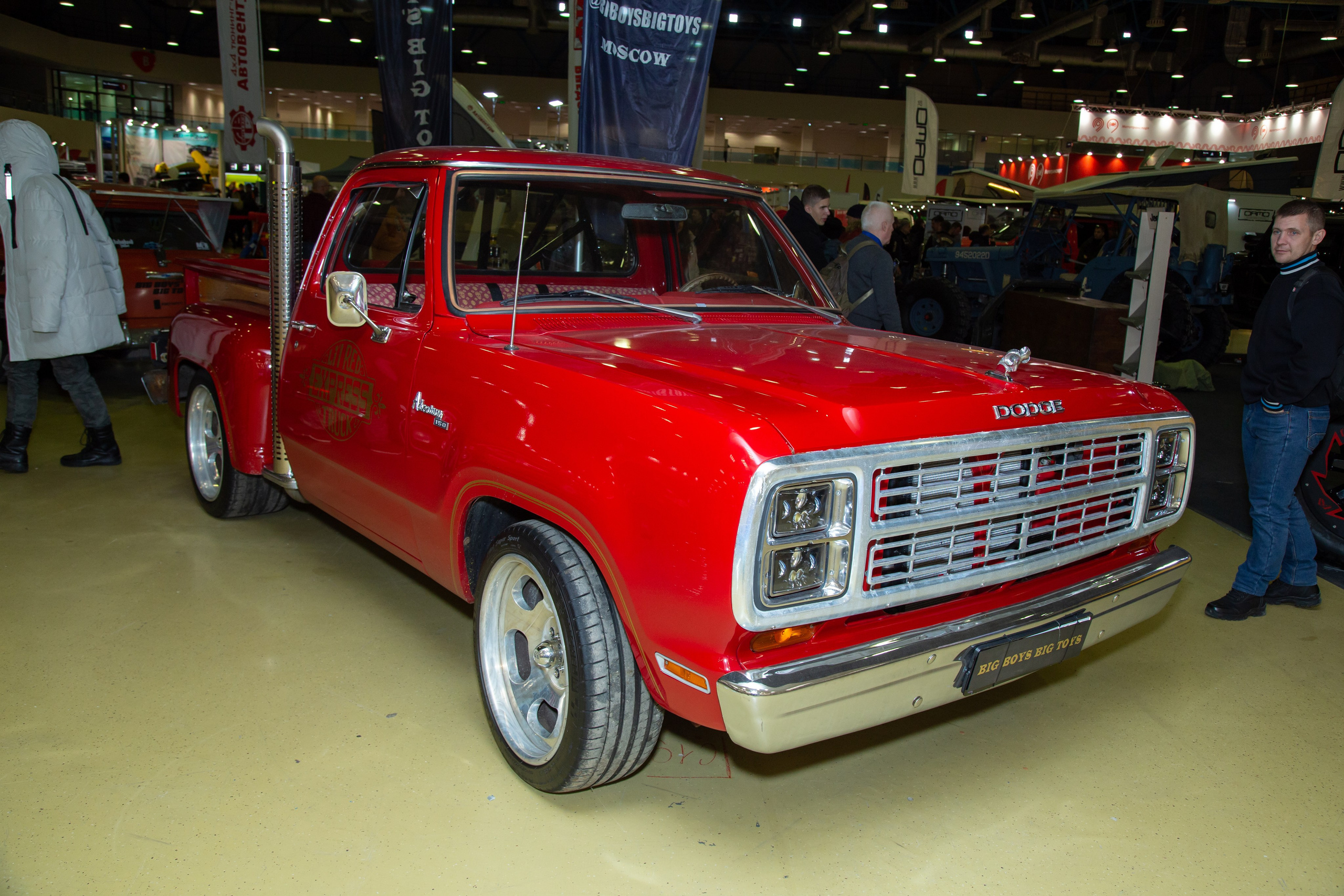 Фотопрогулка по выставке Поехали 2022. «Студия DRONAVT`s» — видеосъёмка и фотография г. Москва