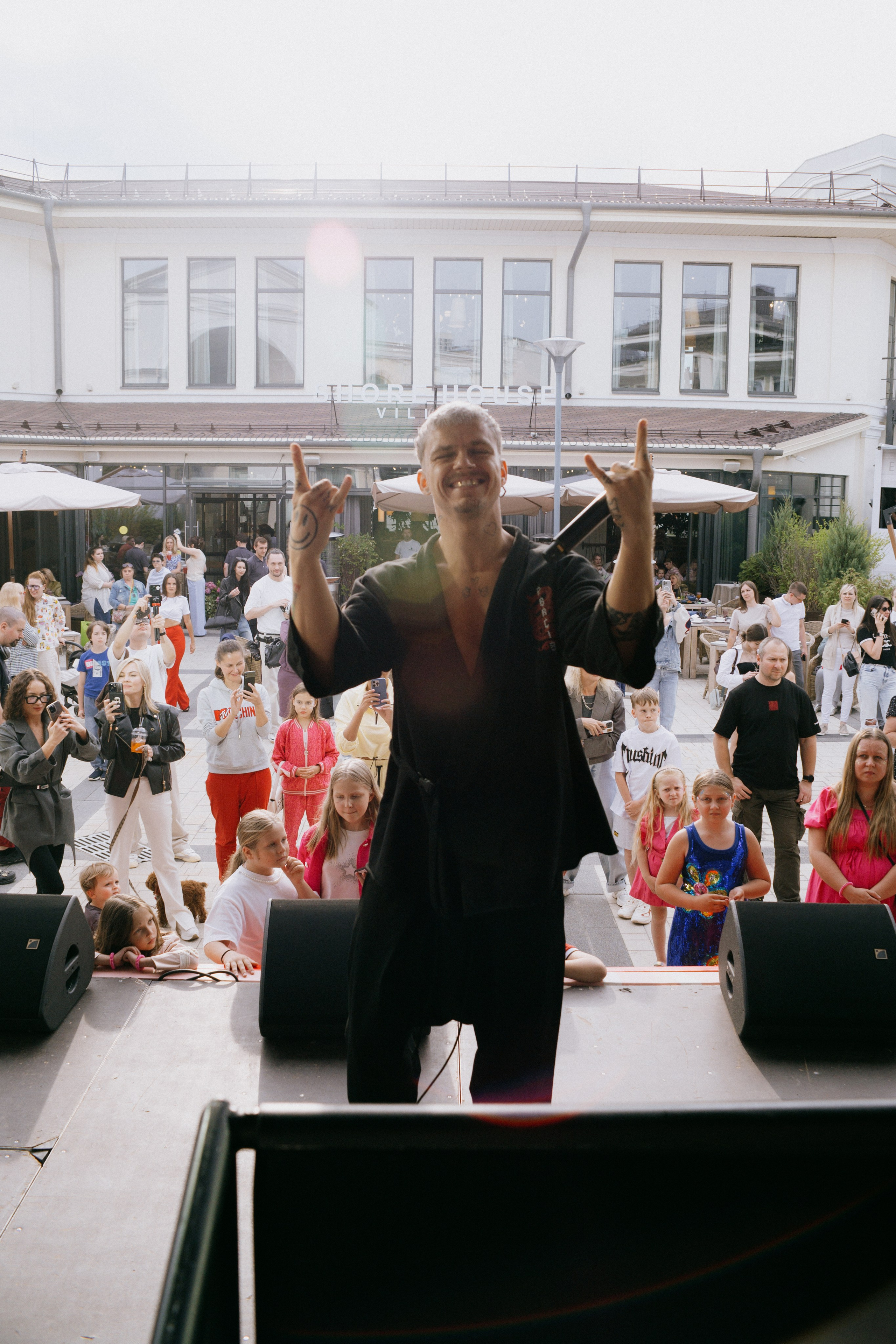 OK Mag SUMMER FEST 2025. Бэкстейдж и репортажный фотограф в Москве Артем Онацко