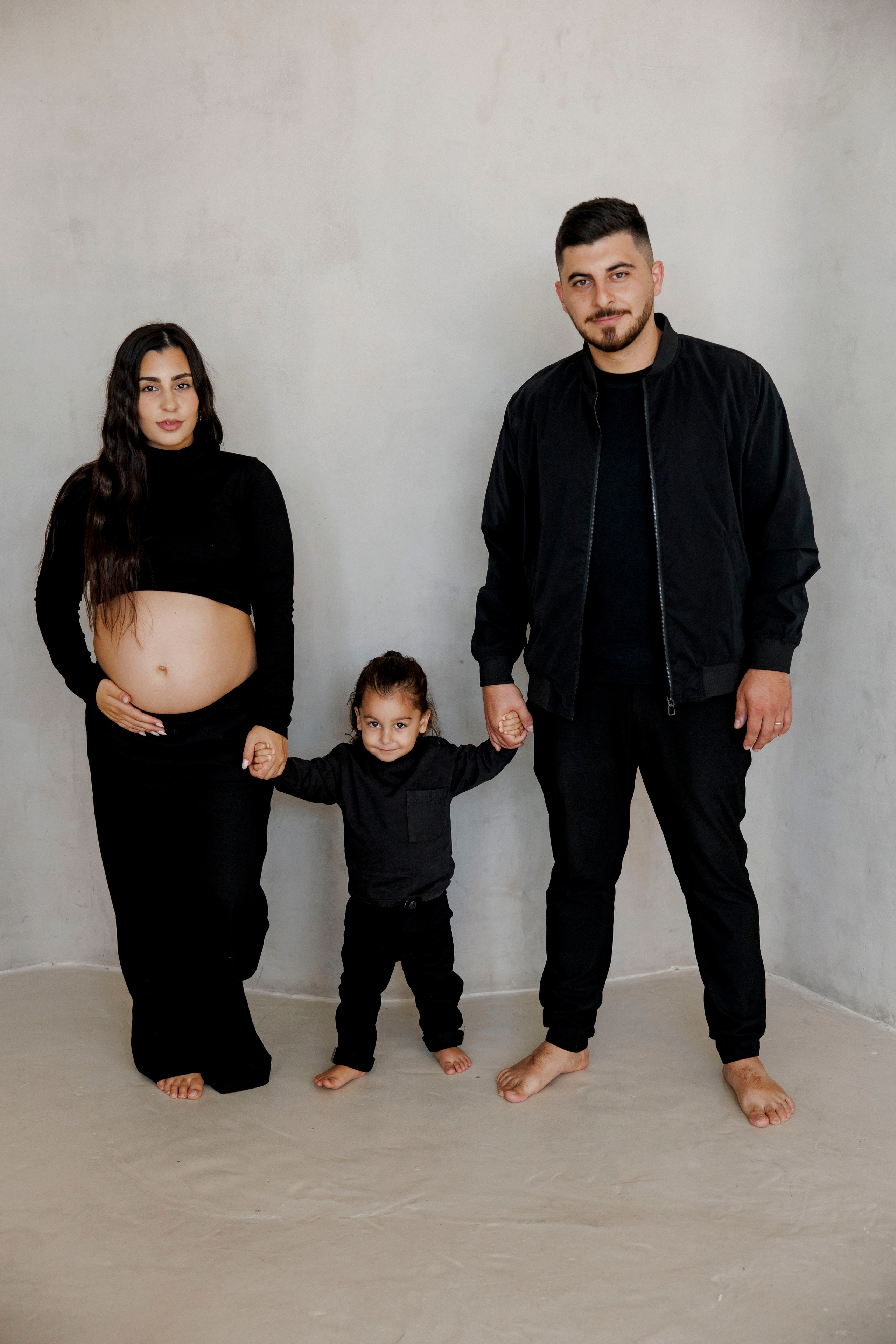 Pregnancy photoshoot inside the Grey Studio. Главная