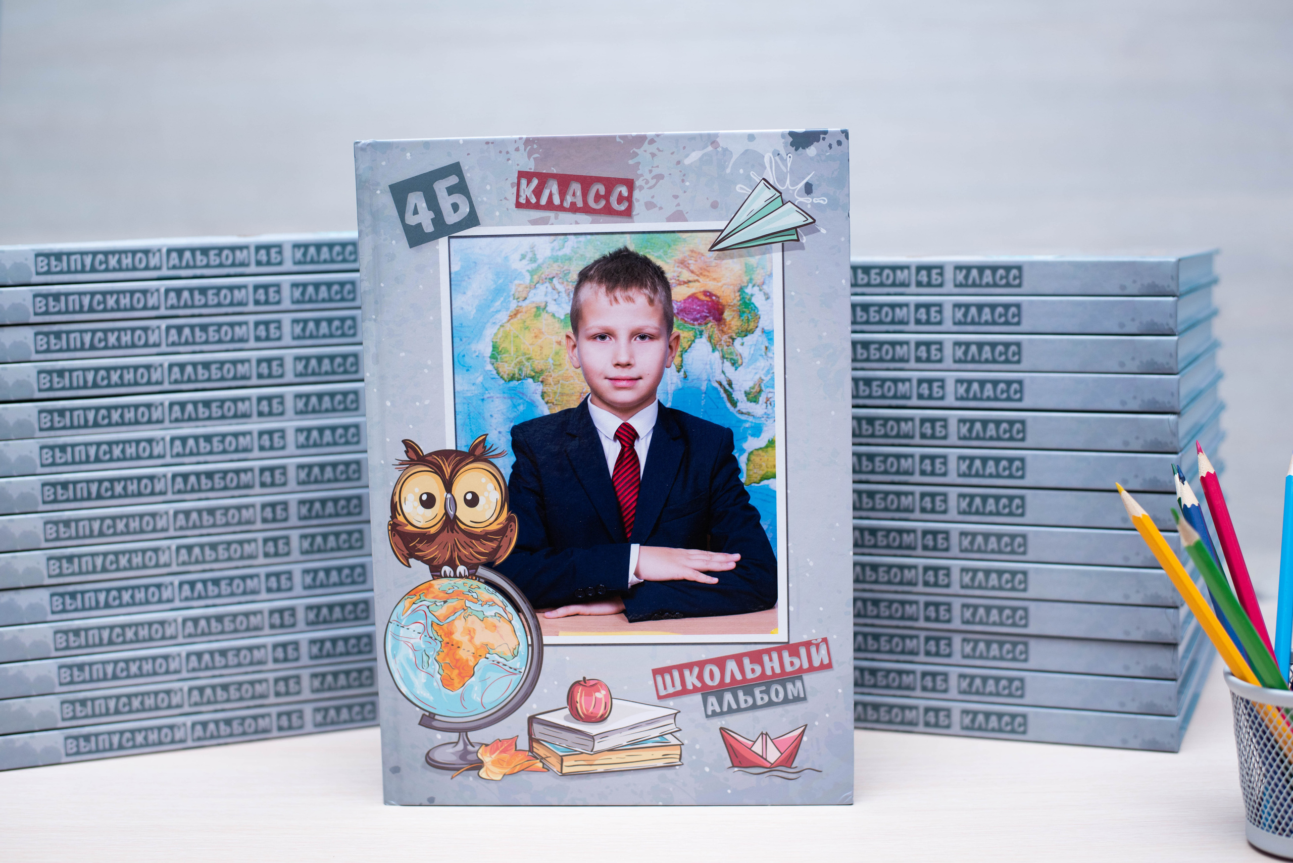 Постраничный до 30 разворотов (с персональной страницей на каждого ребенка). Выпускные альбомы в Подольске Москве и МО