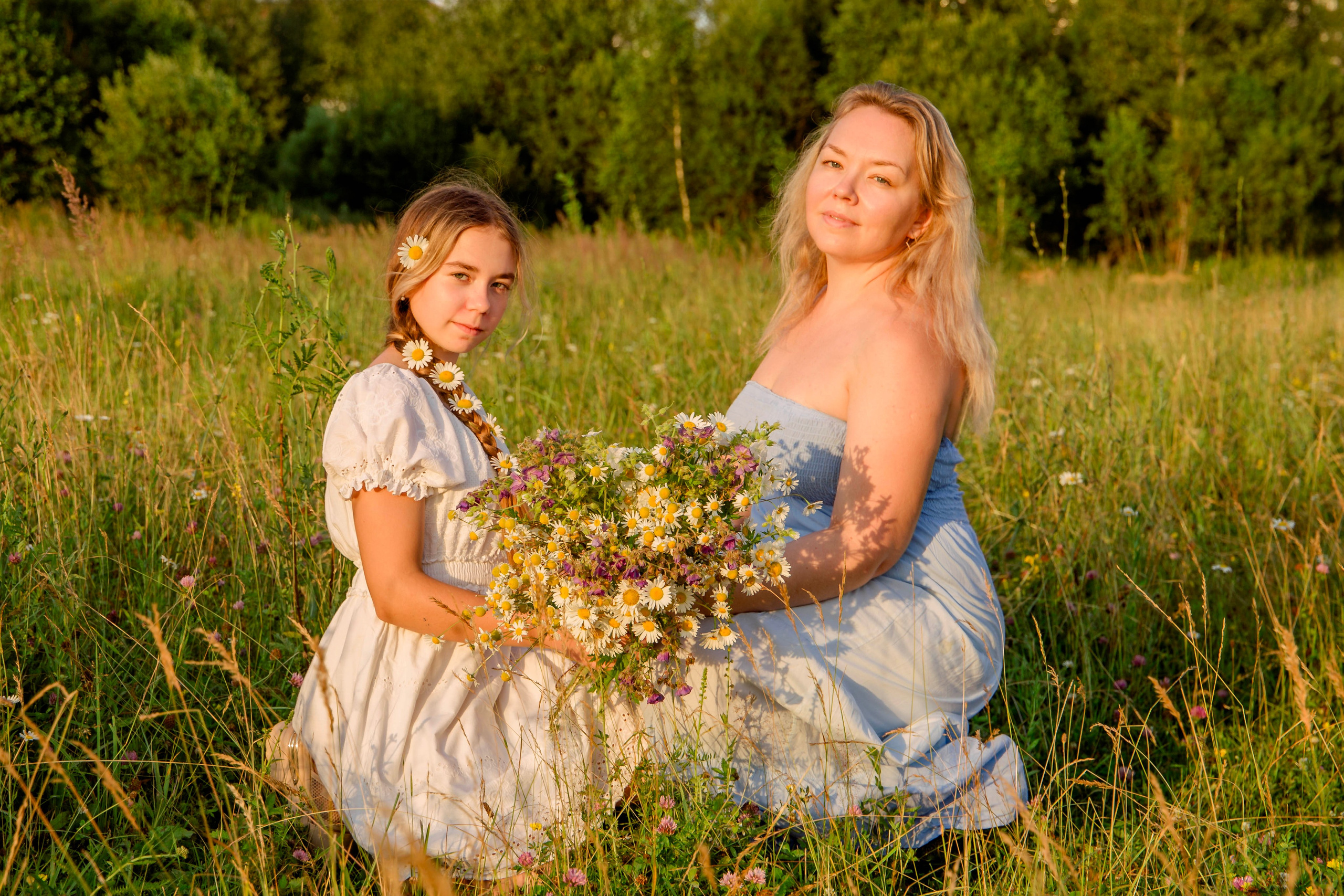 мать и дочь на природе. Автор Щедрина Юлия