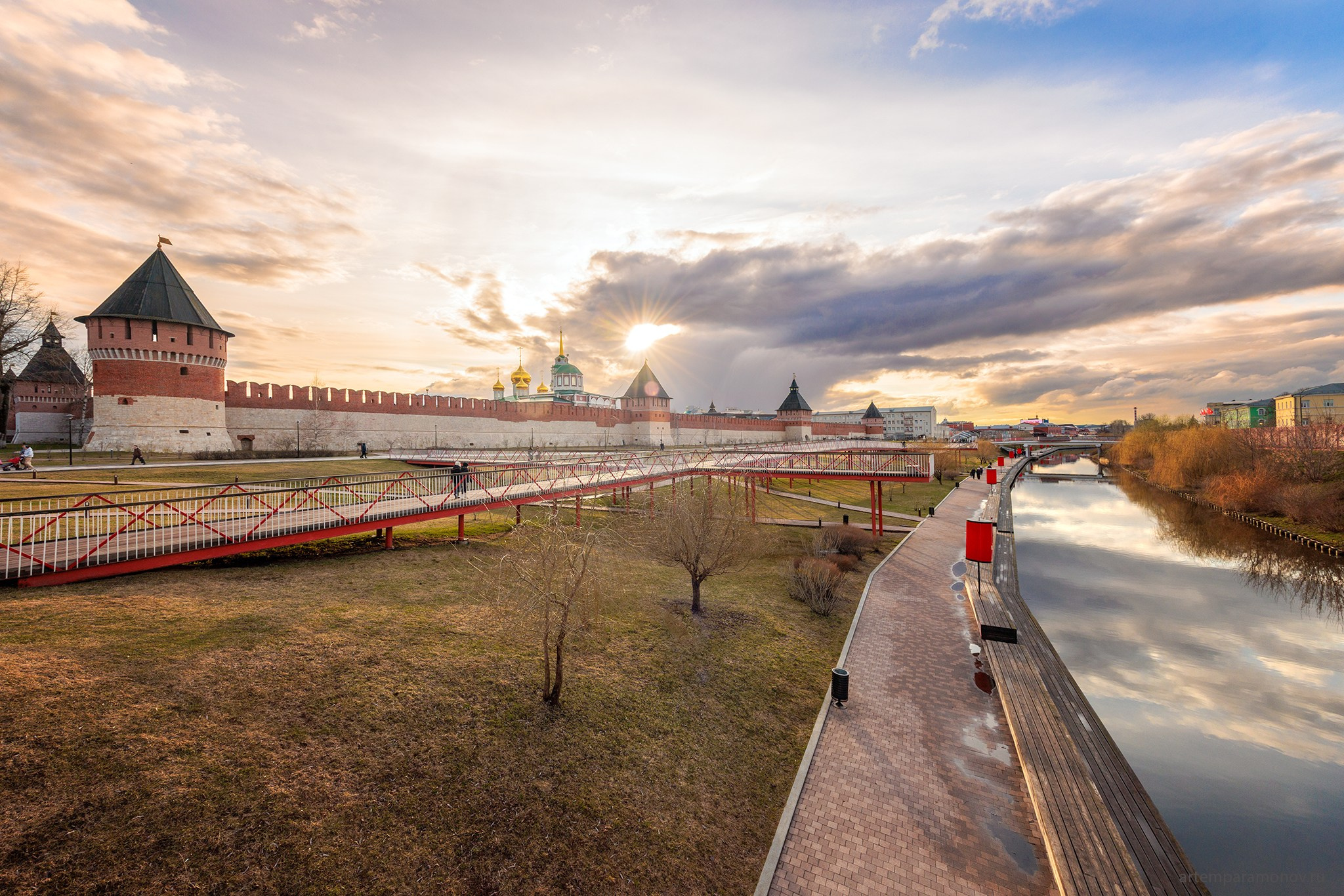 Закат один, но такой разный…. Фотограф Артём Парамонов
