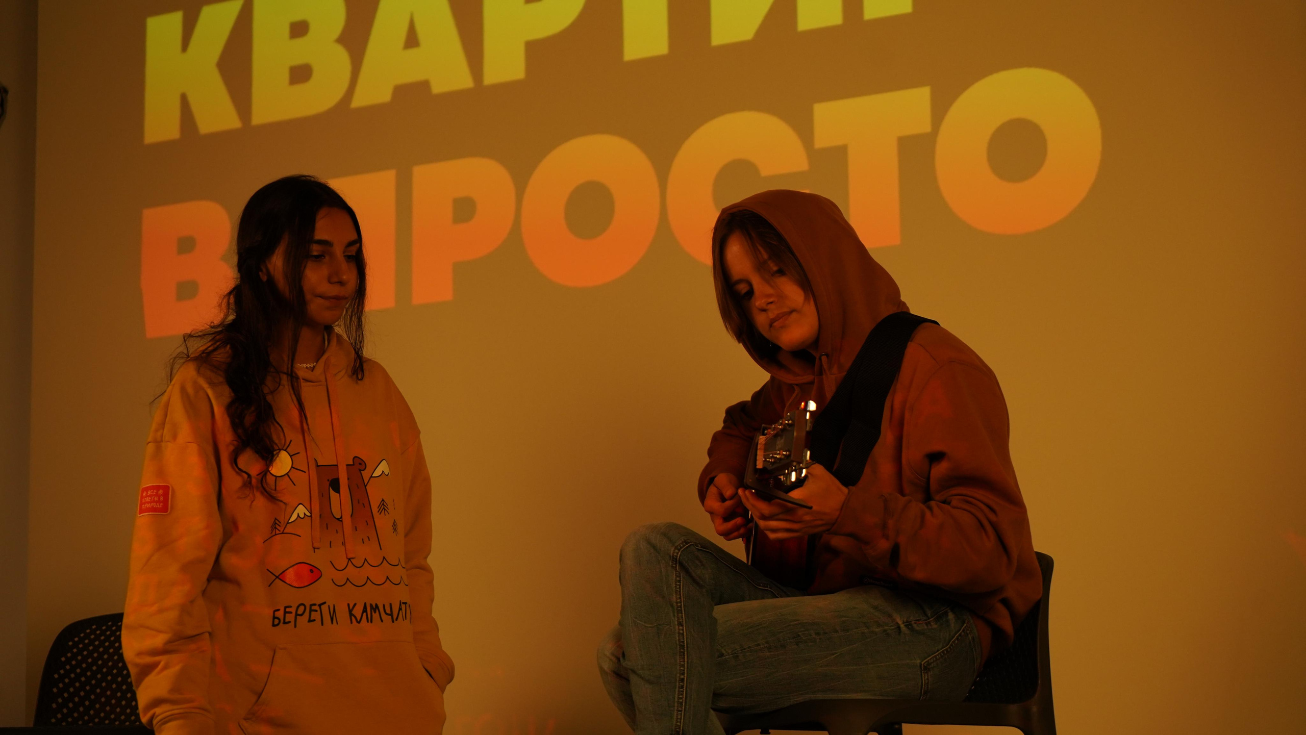 Квартирник в Просто. Фотограф Всеволод Емелин