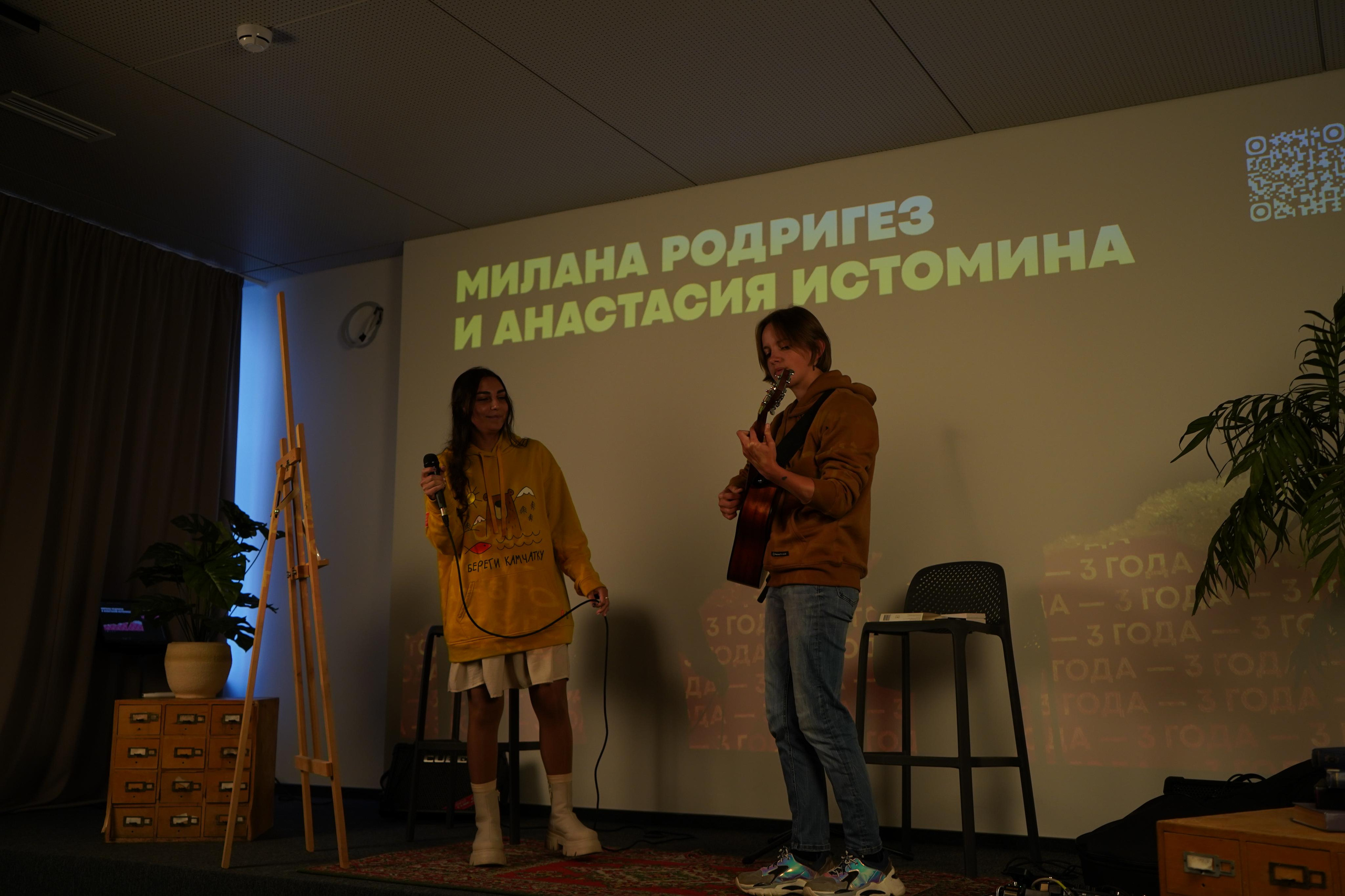 Квартирник в Просто. Фотограф Всеволод Емелин