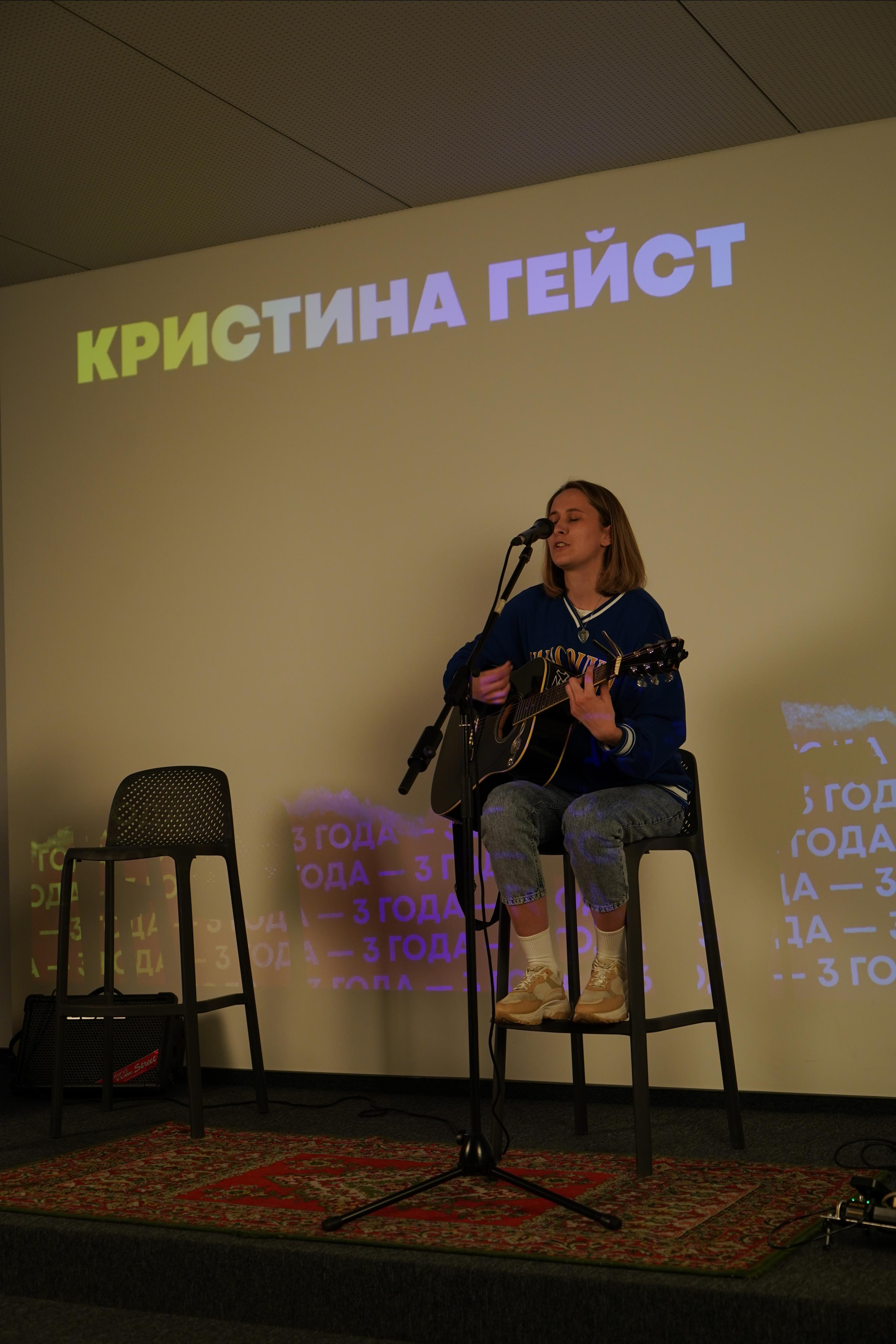 Квартирник в Просто. Фотограф Всеволод Емелин