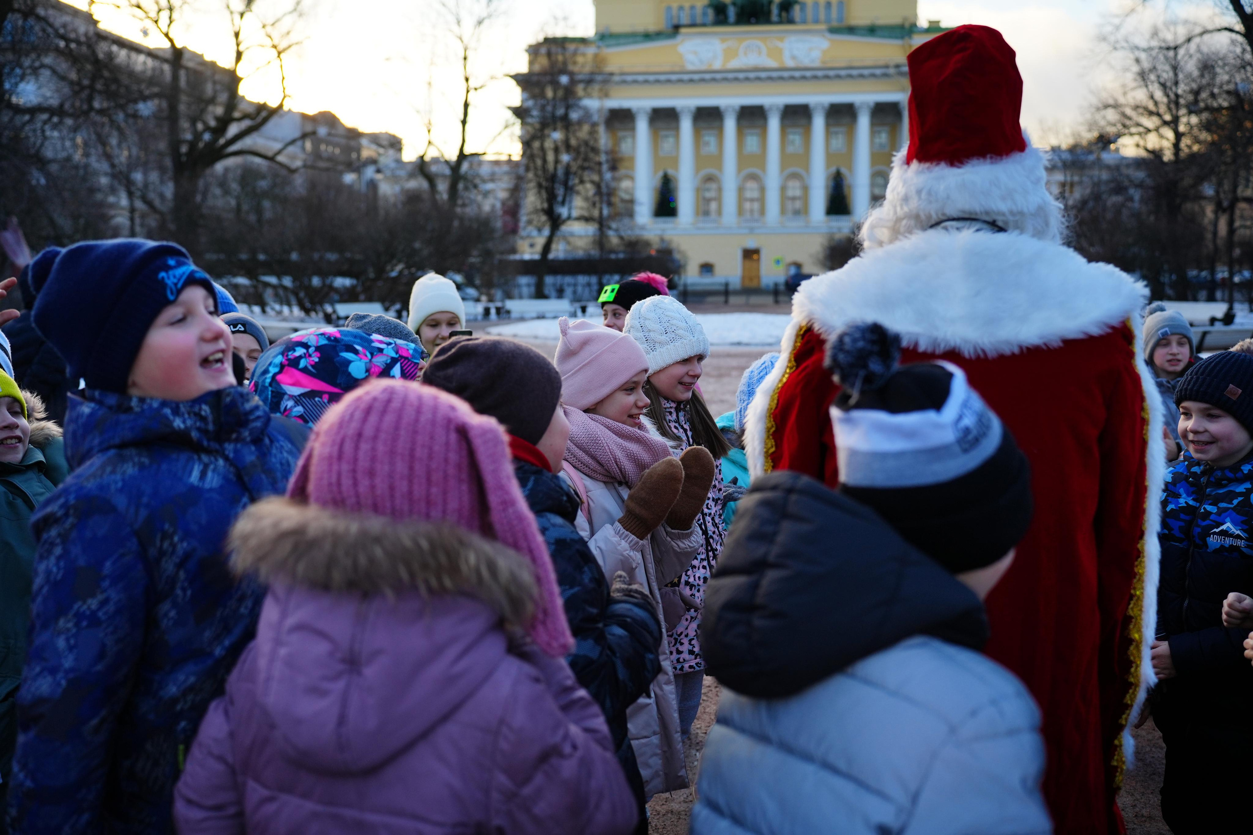 Школьная экскурсия. Фотограф Всеволод Емелин