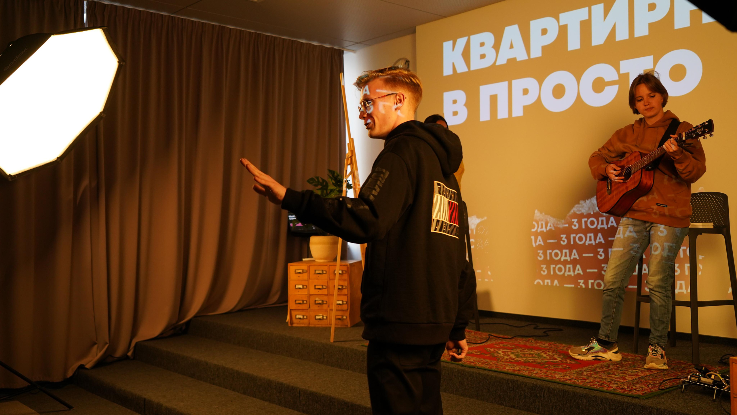 Квартирник в Просто. Фотограф Всеволод Емелин